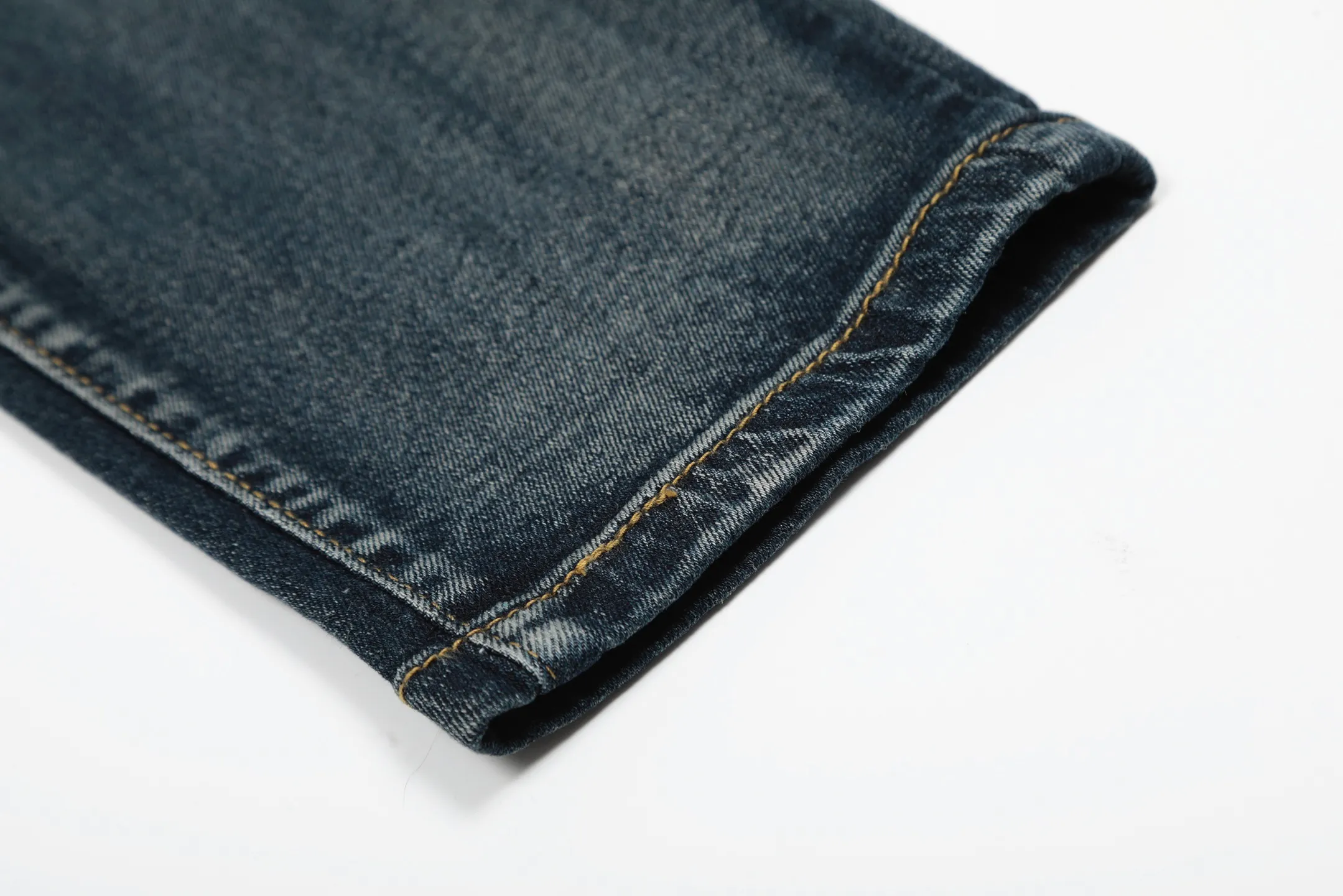 #M55 P168💰 AMIRI patch embroidery jeans trousers AMIRI high street basic ripped tight elastic jeans trousers amiri brand jeans break the production process and cutting of the original jeans, the fabrics are softer and more comfortable Hand-sewn collar label Customized logo buttons Genuine leather tag Color: Picture color Size: 30-32-34-36