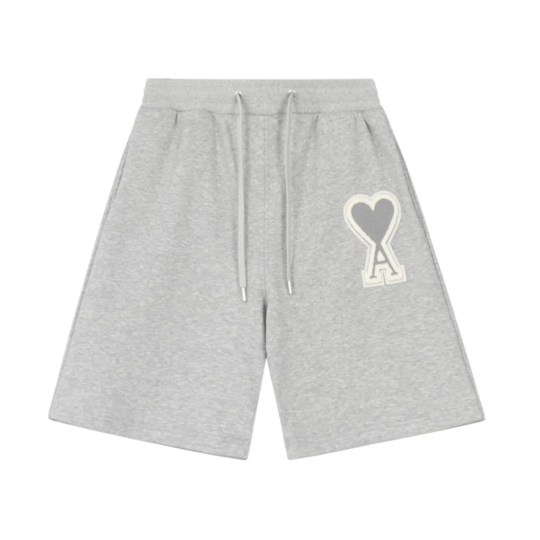 AMI/Amy Big Love Chapter Embroidery Classic Shorts Put aside all the messy words and let’s go directly to the product parameters: ✅380g customized rough-feel fabric ✅Correct workmanship Every detail is 100% restored to the official website ✅The thread is made of 500g high-gram heavyweight pure cotton thread Custom-woven and dyed in the same color in the same tank No color difference with the fabric Machine washable and washed, not easy to deform ✅No comparison and no damage Differentiated from the market currency Correct workmanship details High-quality pure cotton fabric ✅The webbing is made of custom-dyed high-density and high-thickness webbing. Benchmark the official website. ✅The only correct embroidery of the same material on the market. Distinguish the fake ones on the market. ✅The version follows the official website. It is loose and slim and can wear 210 pounds. There is no pressure for global shopping. Size: S-XL. Color (6 colors): Black and black, black and red, white and black, white and red, navy and gray.