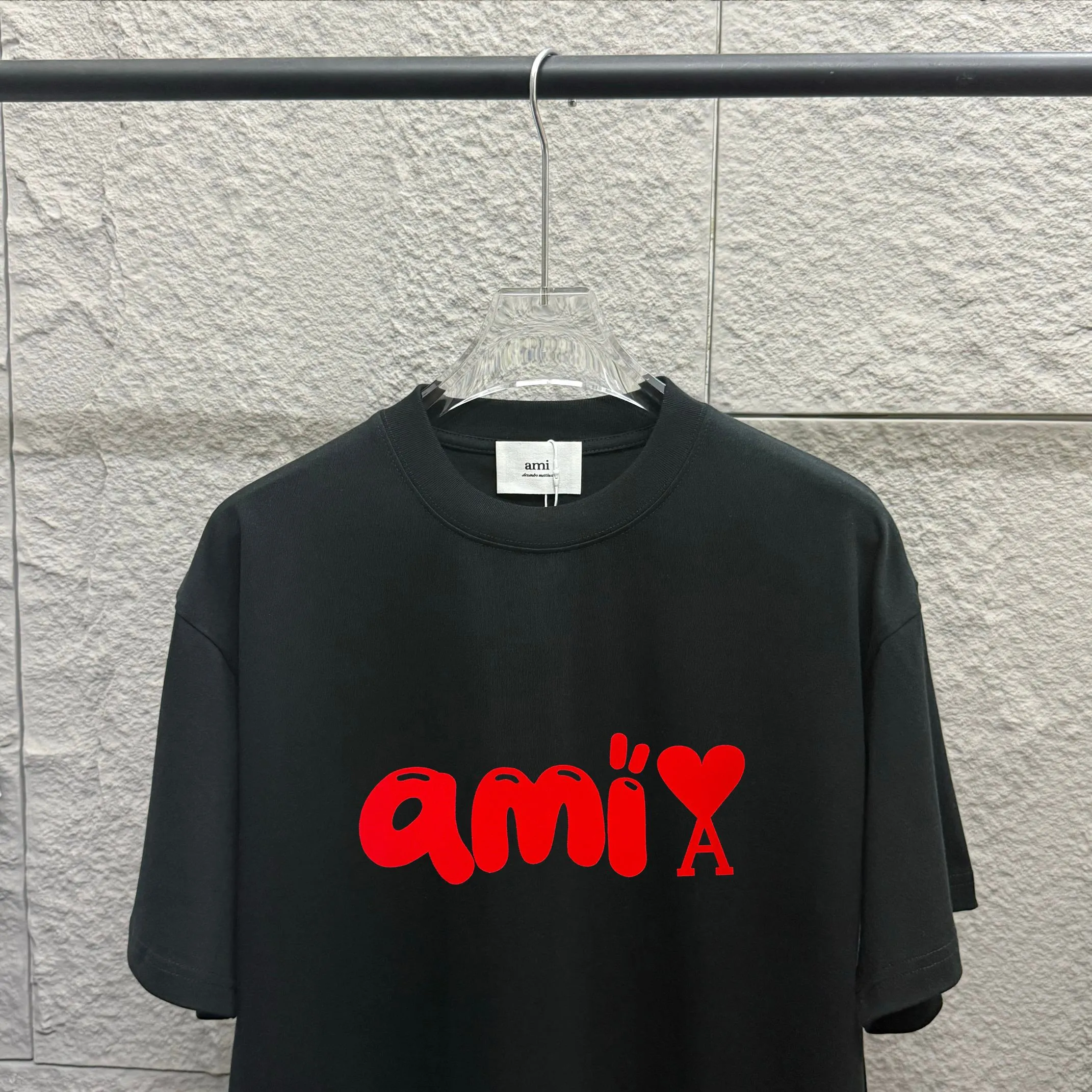 🅿️180 Ami Love 2025 Spring and Summer Style Classic and simple red flocking three-dimensional love letter personalized logo Customized double yarn plain cotton fabric Short-sleeved T-shirt Unisex Color: Black White Size: S (90-130 catties) M (120-150 catties) L (140-165 catties) XL (160-180 catties) XXL (180-210 pounds)