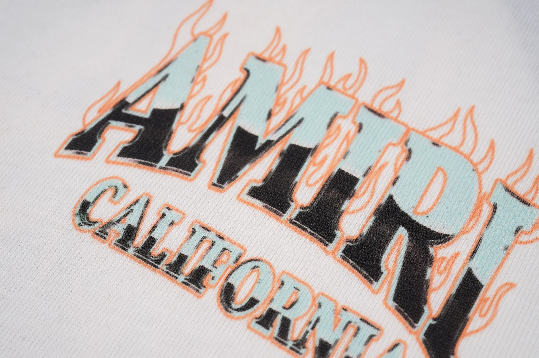 P122 888# "𝙉𝙚𝙬♈️ AMIRI" 🏖 25 spring and summer new style, front and rear letter logos, white ink direct injection process, no touch short-sleeved T-shirt, made of 260g 32-count tight double yarn cotton fabric, soft fabric.   Color: Black White Size: S M L XL XXL