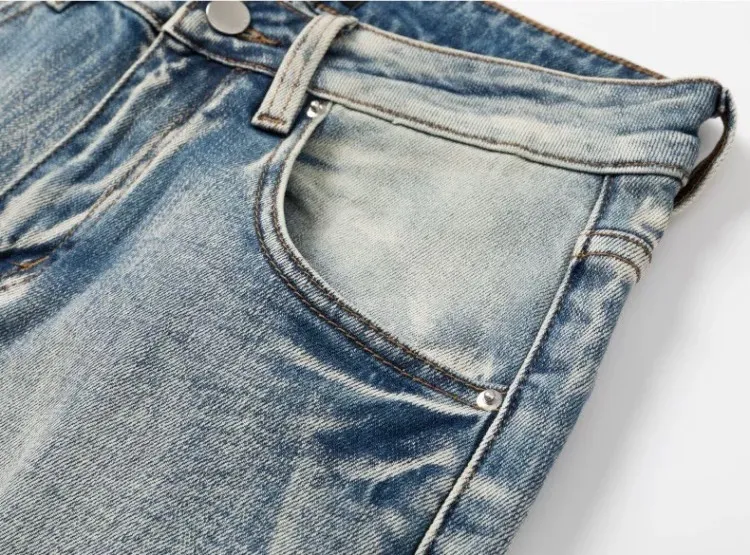 #N13 P246💰 (Top version) AMIRI hot high street jeans slim fit stretch washed knife cut trousers for men AMIRI amiri is transliterated as Emil, which is the name of the founder. Mike Amiri, the founder of amiri, grew up in Los Angeles, USA. He was influenced by local street culture and Punk Rock since childhood, so he founded the amiri brand named after himself. A variety of trendy clothing meets the needs of different trendy players. Amiri clothing has novel and unique styles and is a well-known street brand in the United States. The styles and styles of many clothes are loved by many street photographers. The various clothing styles meet the dressing needs of different people, show their unique temperament, and show the trend of dressing. amiri's jeans are relatively famous. Not only do they have many styles, but the quality of the jeans is also very good. Many celebrities have also worn amiri brand jeans. Color: Picture color Size: 28, 30, 32, 34, 36 28 30 32 34 36 Waist 71 76 81 86 91 Qianlang 26.5 27.5 28.5 29.5 30.5 Hou Lang 37 38 39 40 41 Foot 14 14.8 15.6 16.4 17.2 Foreign Minister 100 102 104 106 107