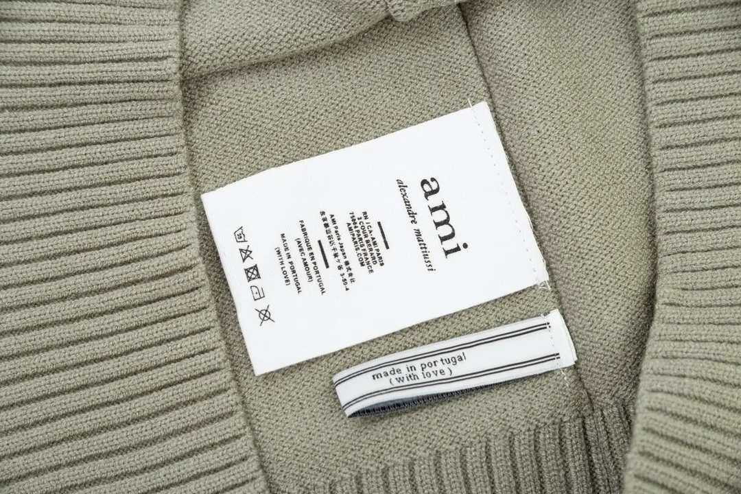 8155# Ami Paris 2024 Autumn and Winter New Arrivals, New Colors, Big Heart Jacquard, Patchwork Reverse-over Technology, Round Neck Wool Sweater, Lazy Style, Same Style for Men and Women, Oversize Color: Sky Blue, Bean Green, Apricot Code Number: S-XL