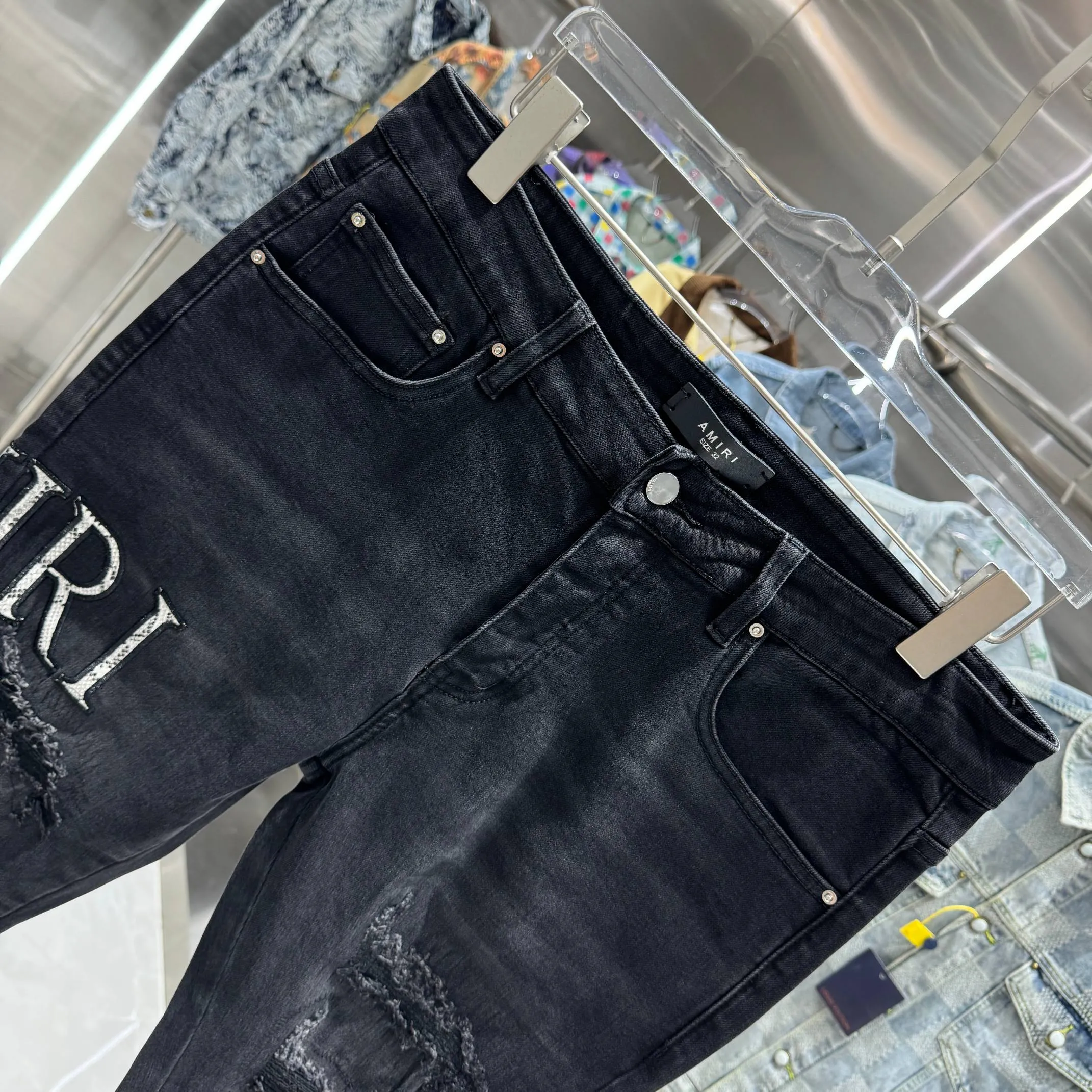 P290 Amiri ripped letter embroidered street fashion slim fit stretch jeans Color Black Size 30 32 34 36 38