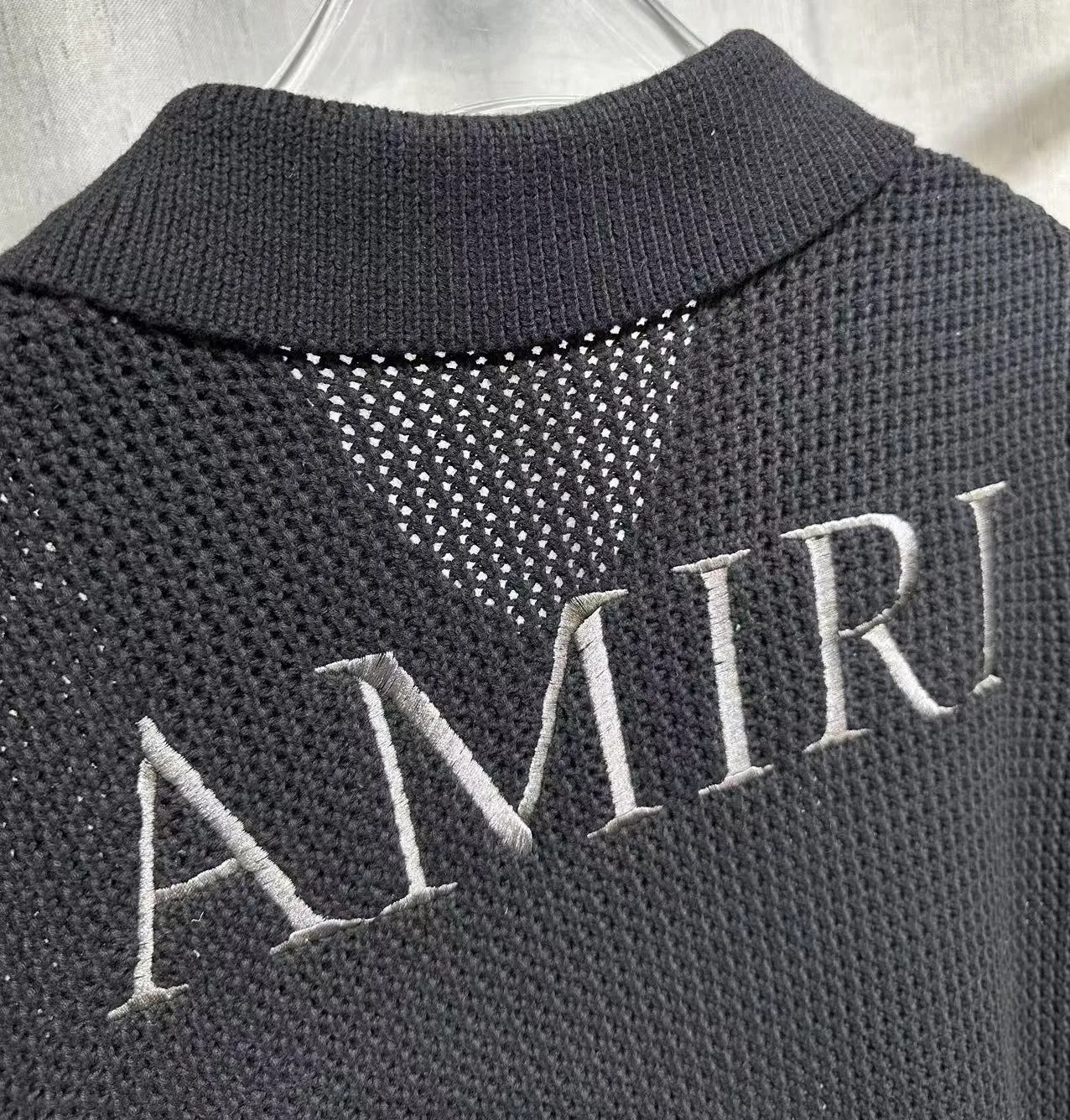 P260 2025 AMIRI new summer sweater fabric POLO collar cardigan short sleeves classic logo embroidery on the front and back 🈵hollow body heavy craftsmanship Color: Black Size: S M L XL XXL
