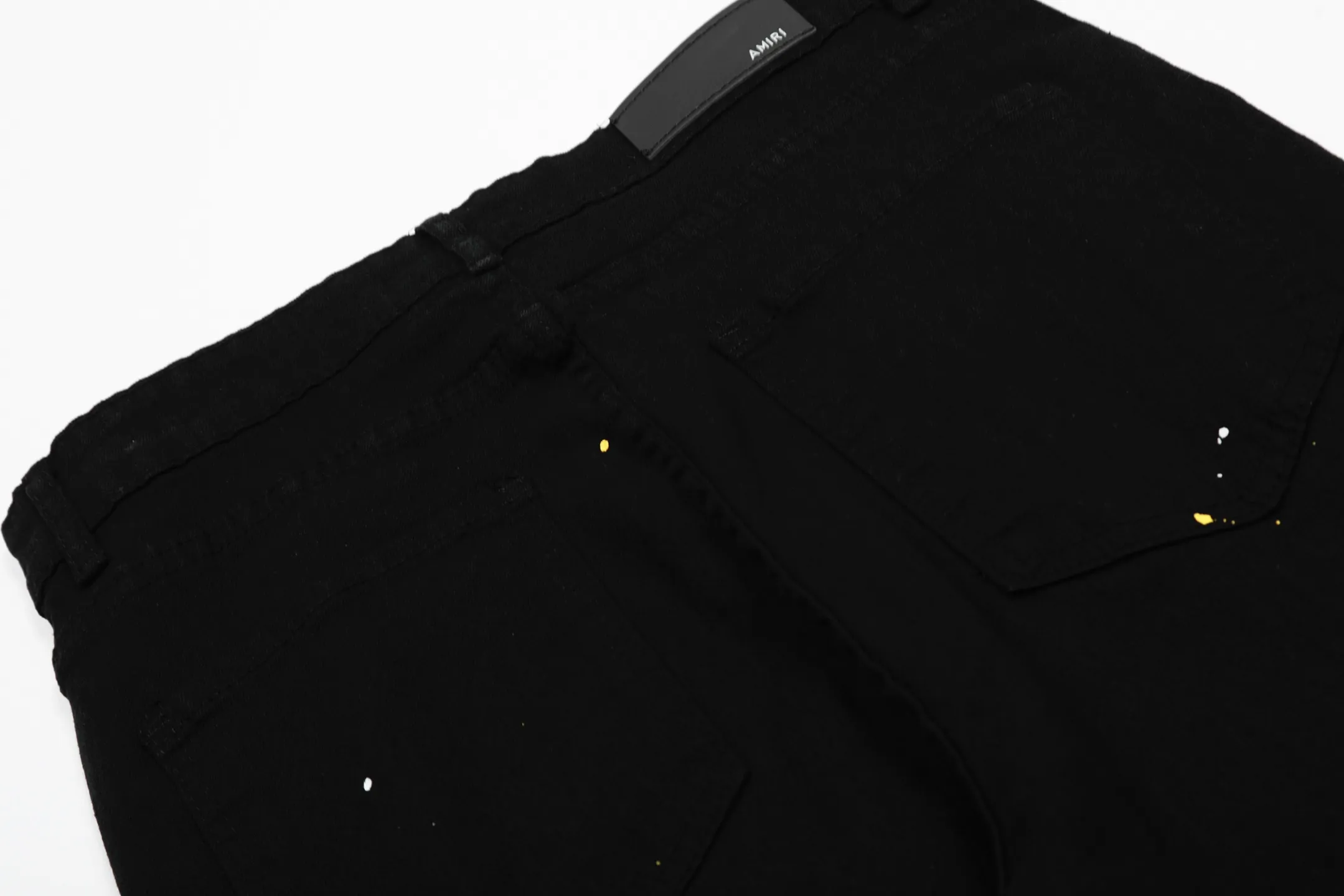 #M43 P168💰 Amiri classic diamond-encrusted ripped jeans and slim fit pants. Produced by a major washed factory. Full of high-end feel. Partial damage to the knees and leather design. Already used as a facade design. Leather waist nameplate. The focus of this style is not on washing, but on the shape and version of the damage. The secret lies in the craftsmanship of the master. The cost of post-production fraying, horse cutting, knife cutting, etc. These hand-made products are far beyond comparison with assembly line products. Color: Picture color Size: 30-32-34-36