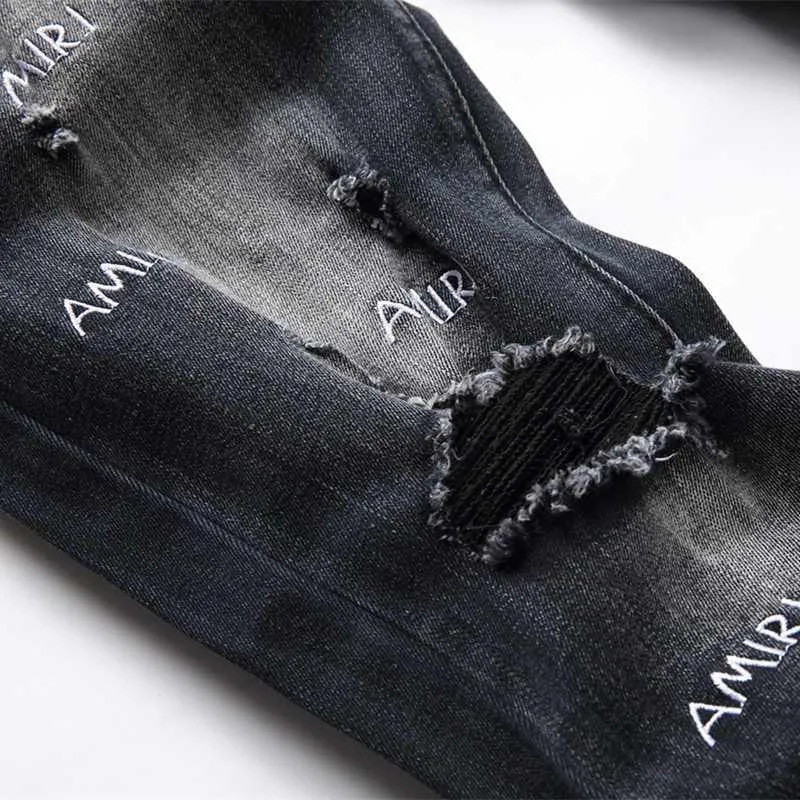 #M73 P168💰 AMIRI patch embroidery jeans trousers AMIRI high street basic ripped tight elastic jeans trousers amiri brand jeans break the production process and cutting of the original jeans, the fabrics are softer and more comfortable Hand-sewn collar label Customized logo buttons Genuine leather tag Color: Picture color Size: 30-32-34-36