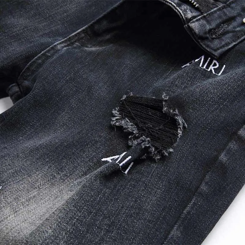 #M73 P168💰 AMIRI patch embroidery jeans trousers AMIRI high street basic ripped tight elastic jeans trousers amiri brand jeans break the production process and cutting of the original jeans, the fabrics are softer and more comfortable Hand-sewn collar label Customized logo buttons Genuine leather tag Color: Picture color Size: 30-32-34-36