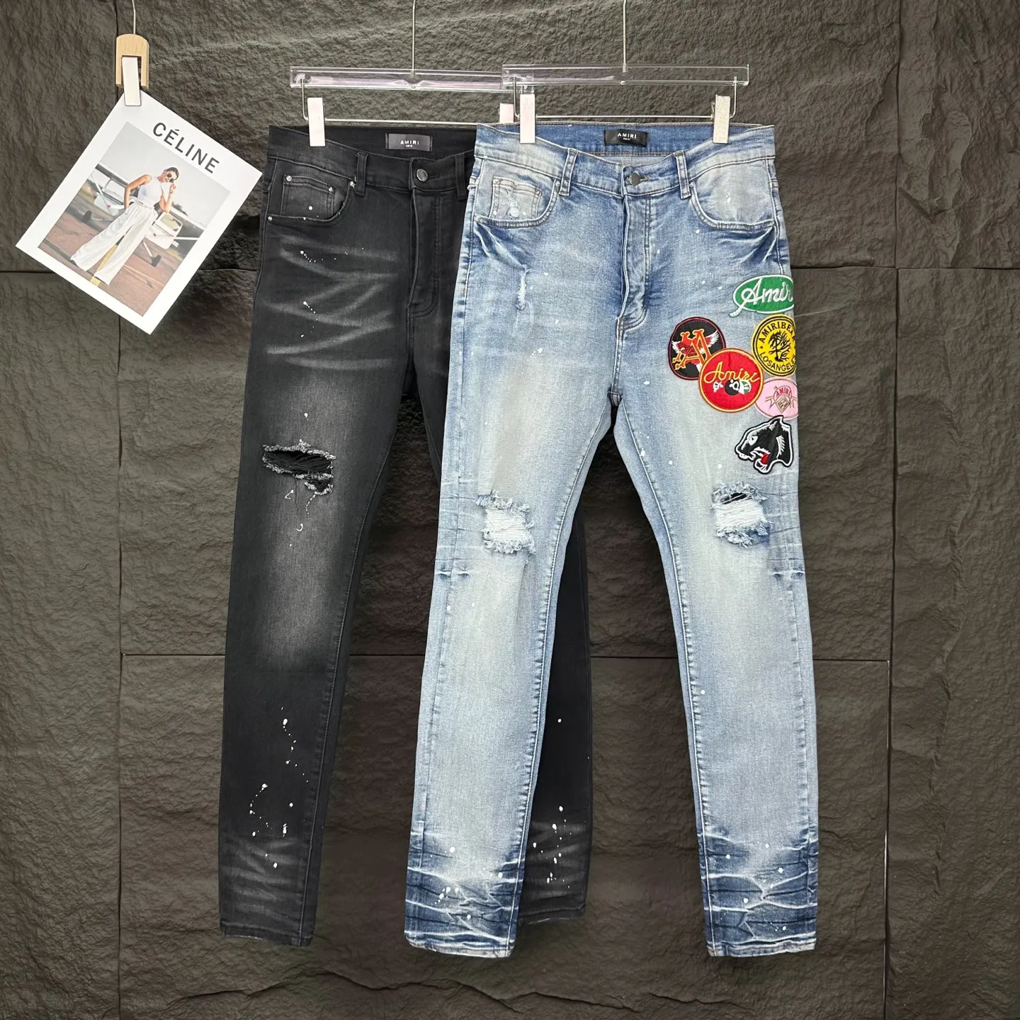 P240 AMIRI 2025 New Splash Ink Hole Embroidered Badge Letters Couple Style Washed Stretch Jeans 🔥High Version🔥High Version🔥 Top Ceiling Quality Styles with different washed textures are very friendly to people with thin legs and thick legs. The straight and slim version is very flattering to the leg shape. Moderate length that never goes out of style, easy and casual to match, basic styling for various styles, a must-have in the wardrobe! There are multiple embroidered badges on the trouser legs, making them look more workmanlike and eye-catching! The fabric is stiff but also makes the upper body soft without losing texture. The washing process is even more perfect. It is a must-have item for everyone! ! ! Washed wheat, hang tag, pants label, complete with three labels Color: black, blue Size: 28, 30, 32, 34, 36 (five sizes)
