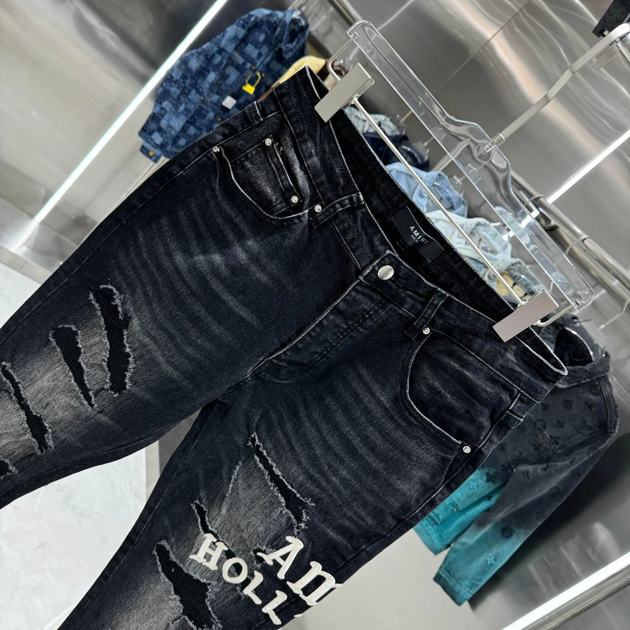 P290 Amiri ripped embroidery pattern craft street fashion slim fit stretch jeans Color Black Size 30 32 34 36 38