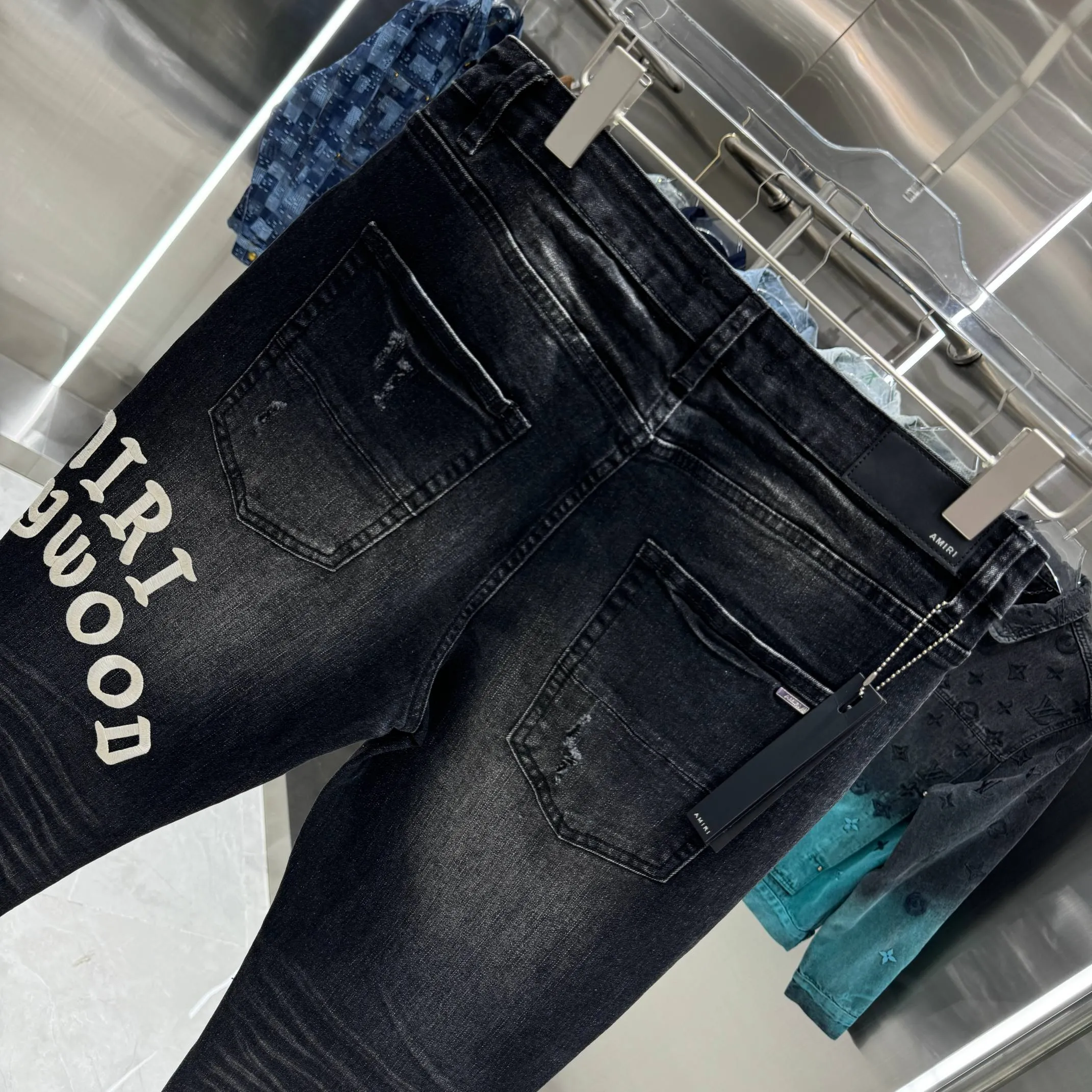 P290 Amiri ripped embroidery pattern craft street fashion slim fit stretch jeans Color Black Size 30 32 34 36 38