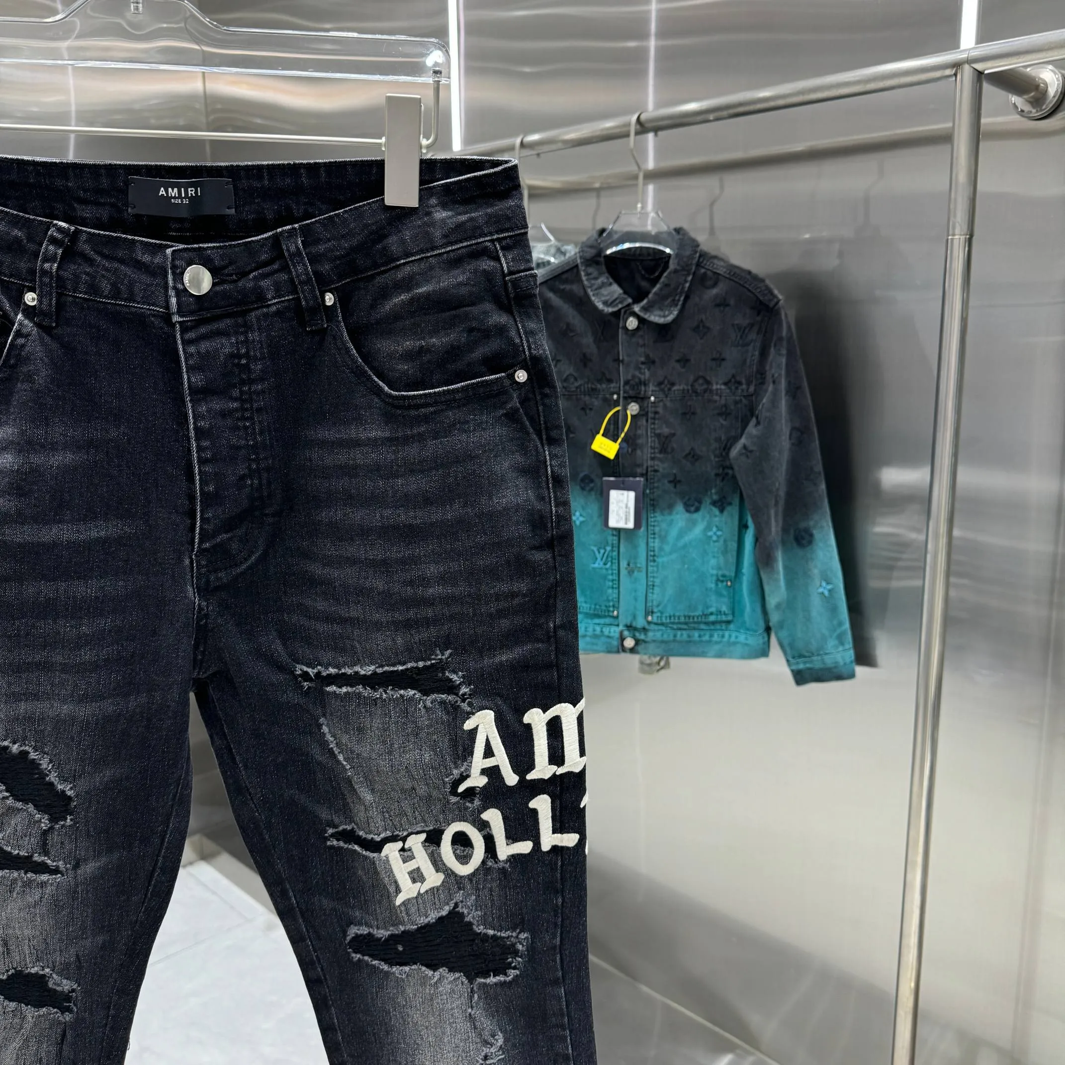 P290 Amiri ripped embroidery pattern craft street fashion slim fit stretch jeans Color Black Size 30 32 34 36 38