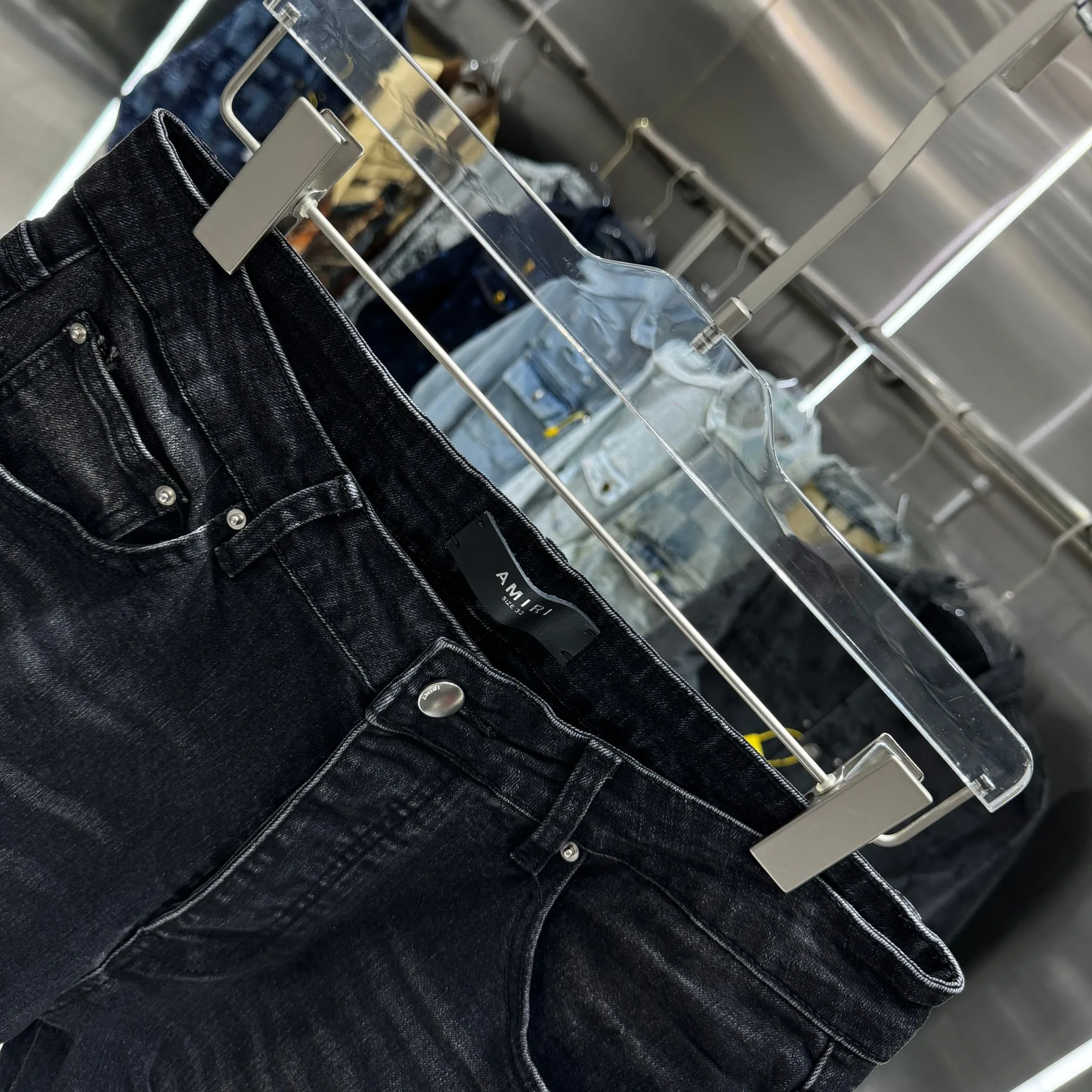P290 Amiri ripped embroidery pattern craft street fashion slim fit stretch jeans Color Black Size 30 32 34 36 38