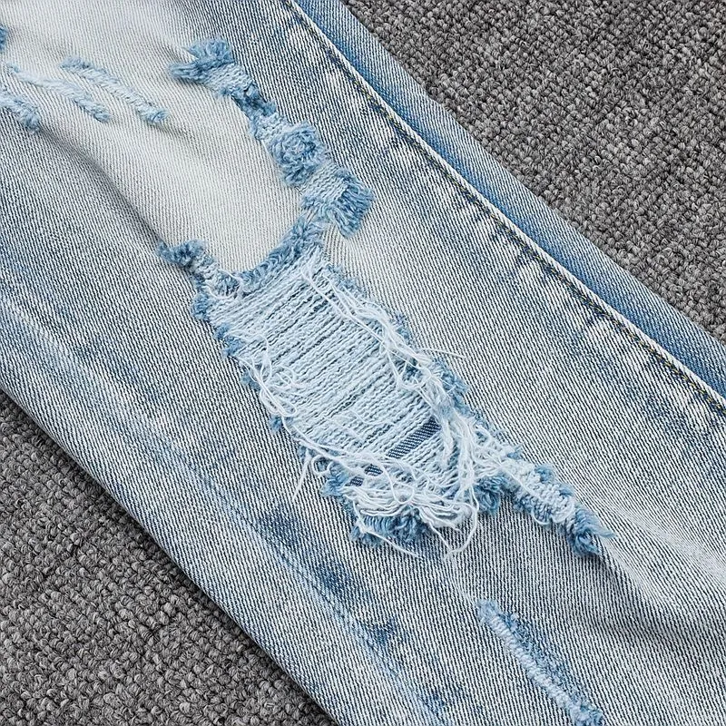 P246 💰 (Top version) AMIRI popular high street jeans slim fit stretch washed knife cut trousers for men. AMIRI amiri is transliterated as Emil, which is the name of the founder. Mike Amiri, the founder of amiri, grew up in Los Angeles, USA. He was influenced by local street culture and Punk Rock since childhood, so he founded the amiri brand named after himself. A variety of trendy clothing meets the needs of different fashion players. Amiri clothing has novel and unique styles and is a well-known street brand in the United States. The styles and styles of many clothes are loved by many street photographers. The various clothing styles meet the dressing needs of different people, show their unique temperament, and show the trend of dressing. amiri's jeans are relatively famous. Not only do they have many styles, but the quality of the jeans is also very good. Many celebrities have also worn amiri brand jeans. Color: Picture color Size: 28, 30, 32, 34, 36 28 30 32 34 36 Waist 71 76 81 86 91 Qianlang 26.5 27.5 28.5 29.5 30.5 Hou Lang 37 38 39 40 41 Foot 14 14.8 15.6 16.4 17.2 Foreign Minister 100 102 104 106 107