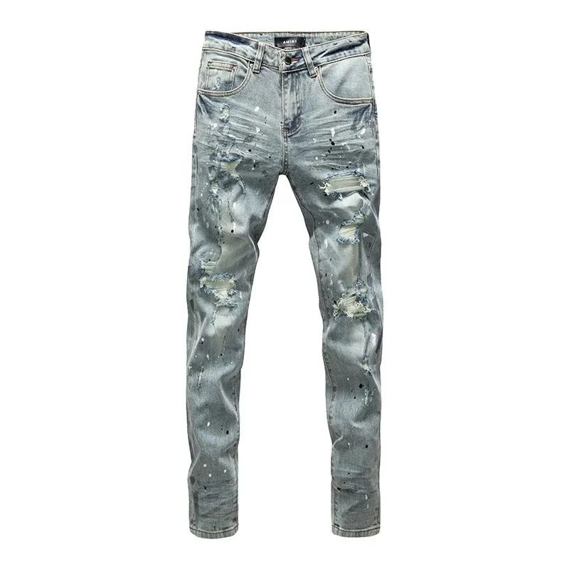 #N24 P246💰 (Top version) AMIRI hot high street jeans slim fit stretch washed knife cut trousers men's fashion AMIRI amiri is transliterated as Emil, which is the name of the founder. Mike Amiri, the founder of amiri, grew up in Los Angeles, USA. He was influenced by local street culture and Punk Rock since childhood, so he founded the amiri brand named after himself. A variety of trendy clothing meets the needs of different trendy players. Amiri clothing has novel and unique styles and is a well-known street brand in the United States. The styles and styles of many clothes are loved by many street photographers. The various clothing styles meet the dressing needs of different people, show their unique temperament, and show the trend of dressing. amiri's jeans are relatively famous. Not only do they have many styles, but the quality of the jeans is also very good. Many celebrities have also worn amiri brand jeans. Color: Picture color Size: 28, 30, 32, 34, 36 28 30 32 34 36 Waist 71 76 81 86 91 Qianlang 26.5 27.5 28.5 29.5 30.5 Hou Lang 37 38 39 40 41 Foot 14 14.8 15.6 16.4 17.2 Foreign Minister 100 102 104 106 107