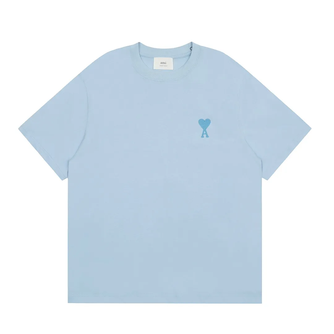 🅿️116 "The first quality in the market" Style number: LT3109# Ami Ami 2024ss spring and summer classic new embroidered love short sleeves We have been making this style for the third year. At the beginning, there were no counters in mainland China and we were already making it. The quality and details are invincible. Order with confidence and pay attention to the details. ✅2024 newly upgraded two-end folding handmade main wheat. Restore the counter. ✅240G Xinjiang long-staple cotton top double yarn. The shrinkage rate is controlled at 2%. Export-grade solid color quality, truly not easy to deform, shrink or fade. ✅Details are the only one in Guangzhou. Half-fold neck design at the counter. Complex workmanship. ✅The maximum size can be worn up to 230 catties. No pressure to export to Europe and the United States. Sizes S-XL Color (8 colors): Black, navy, oatmeal, pink, white, gray, light blue, rose pink