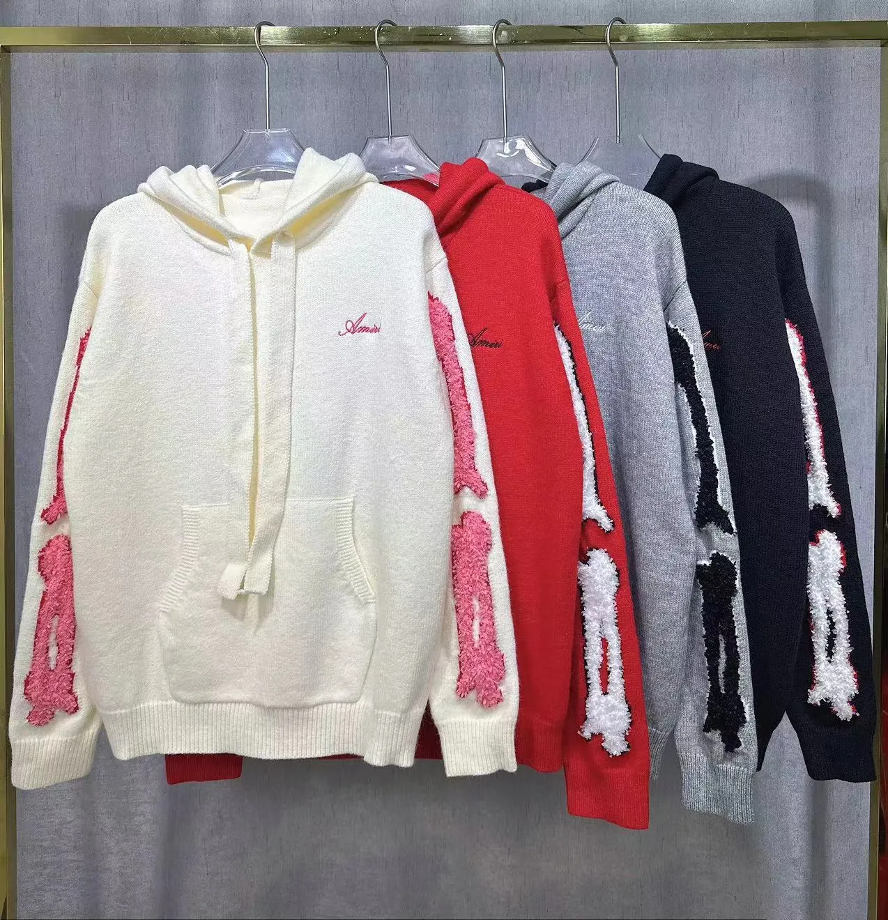 P290 🎉AMIRI new hooded sweater, logo embroidery on the chest + belly bag, 1:1 towel embroidery on the sleeves. Color: apricot white, red, gray, black, size: S M L XL XXL