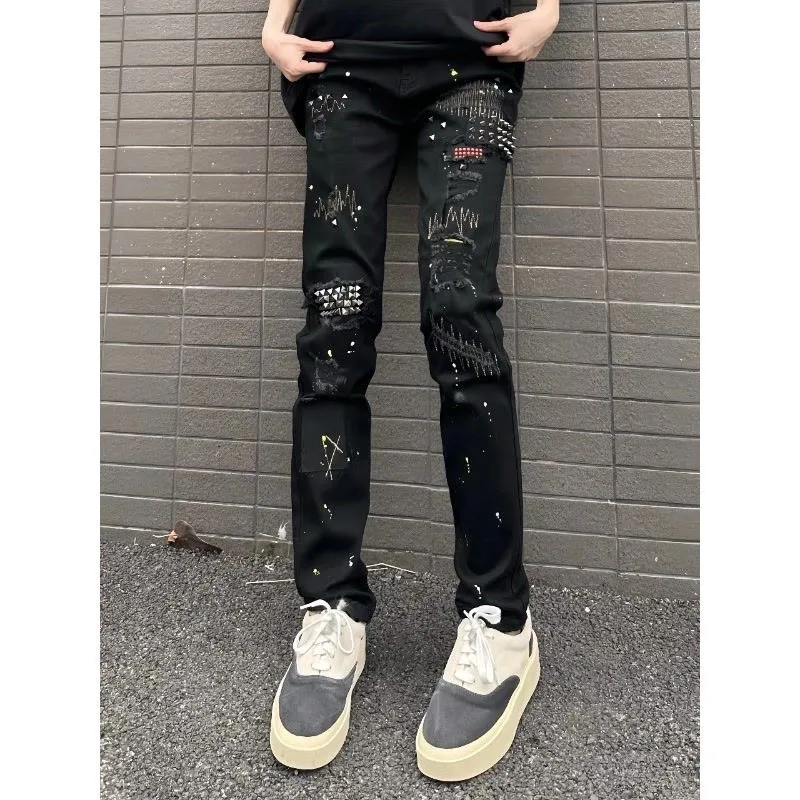 #M43 P168💰 Amiri classic diamond-encrusted ripped jeans and slim fit pants. Produced by a major washed factory. Full of high-end feel. Partial damage to the knees and leather design. Already used as a facade design. Leather waist nameplate. The focus of this style is not on washing, but on the shape and version of the damage. The secret lies in the craftsmanship of the master. The cost of post-production fraying, horse cutting, knife cutting, etc. These hand-made products are far beyond comparison with assembly line products. Color: Picture color Size: 30-32-34-36