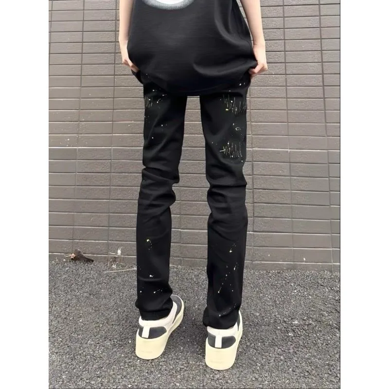 #M43 P168💰 Amiri classic diamond-encrusted ripped jeans and slim fit pants. Produced by a major washed factory. Full of high-end feel. Partial damage to the knees and leather design. Already used as a facade design. Leather waist nameplate. The focus of this style is not on washing, but on the shape and version of the damage. The secret lies in the craftsmanship of the master. The cost of post-production fraying, horse cutting, knife cutting, etc. These hand-made products are far beyond comparison with assembly line products. Color: Picture color Size: 30-32-34-36