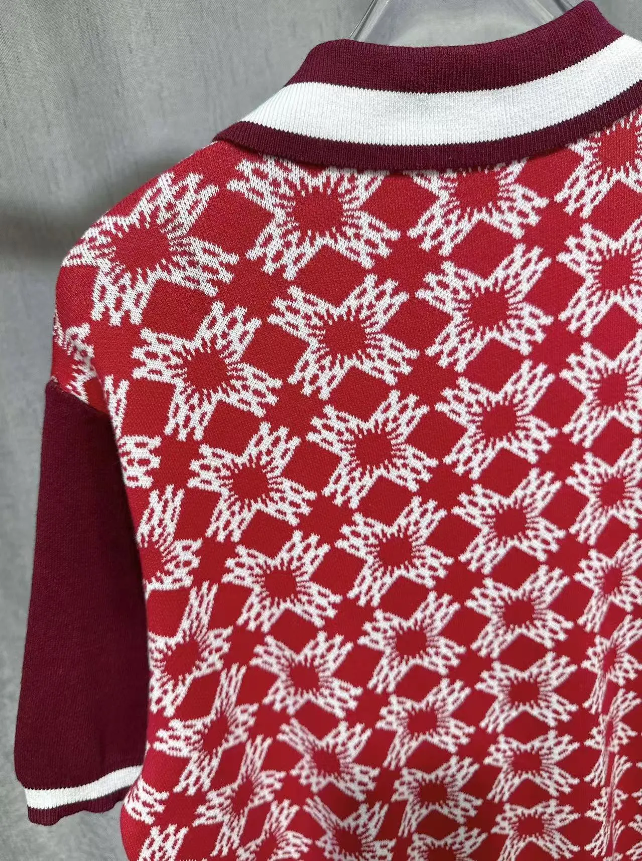 P240 🎉2025 AMIRI new summer sweater fabric POLO shirt with short sleeves, exclusive logo embroidery on the chest, embroidered letters on the hem Color: Gray Red Size: S M L XL XXL