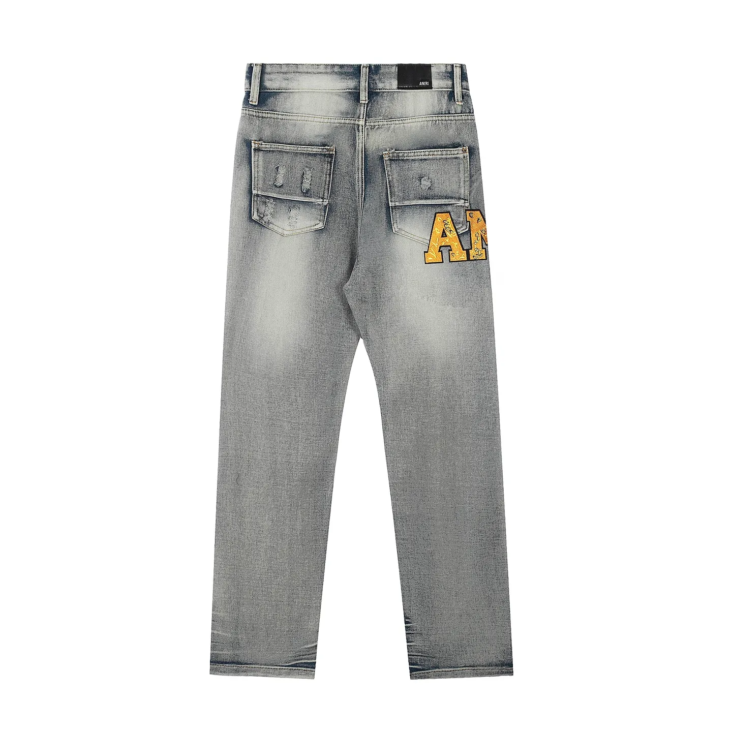 #M29 P168💰 Amiri’s classic embroidered patched leather ripped letter jeans. Slim fit jeans. Produced by a major washed factory. Full of high-end. Partial destruction of the knees with leather patch design. Already used as a facade design. Leather waist nameplate. The focus of this style is not on the washing, but on the destroyed shape and version. The secret lies in the craftsmanship of the master. The cost of post-processing, grinding, cutting, etc. is far beyond the cost of assembly line products. Color: Picture color Size: 30-32-34-36