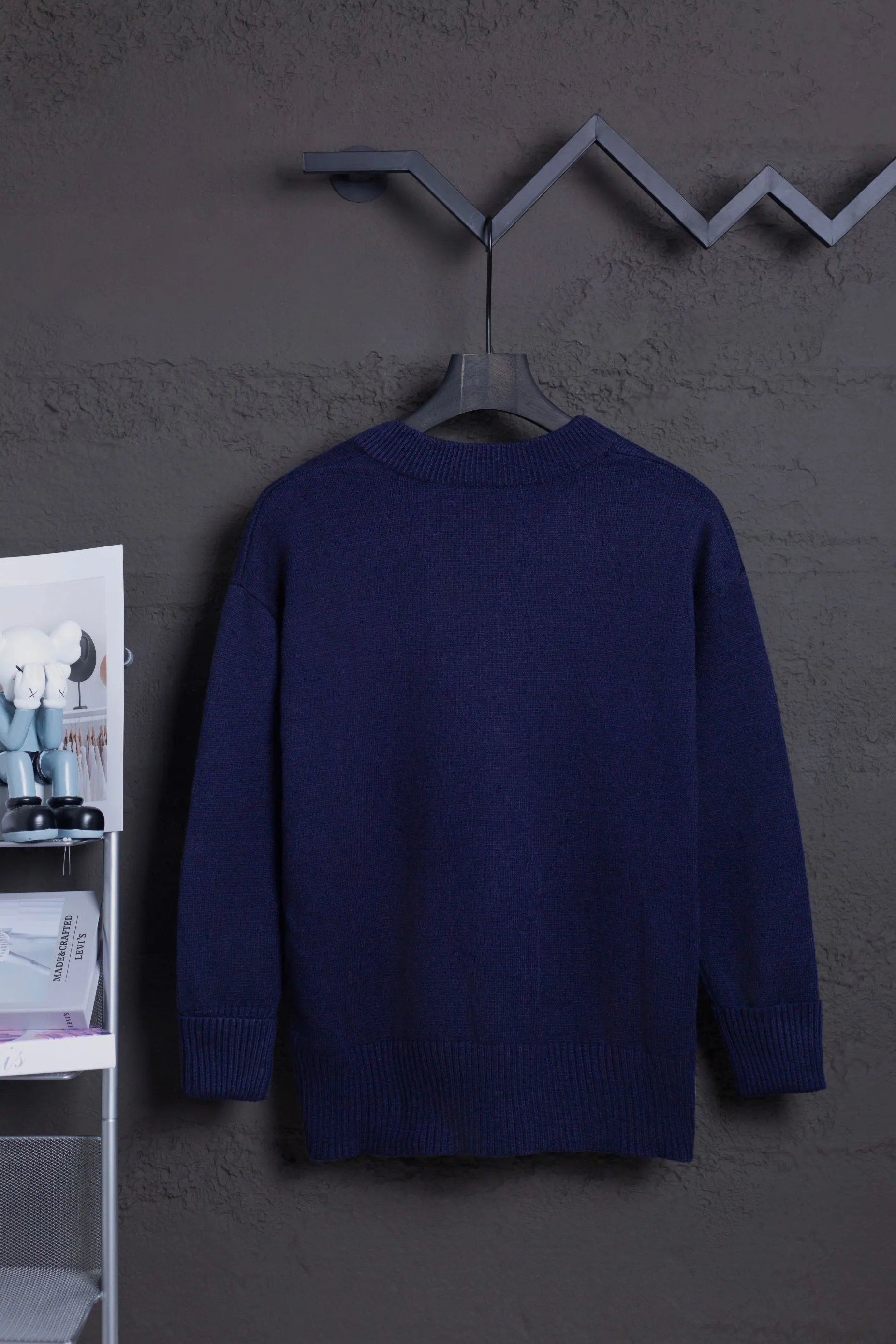 P186 Style No.: MQ802 AMI Classic Big Love Series Jacquard Cardigan Sweater Highest Version Supports Comparison Color: Royal Blue Size: S-XL