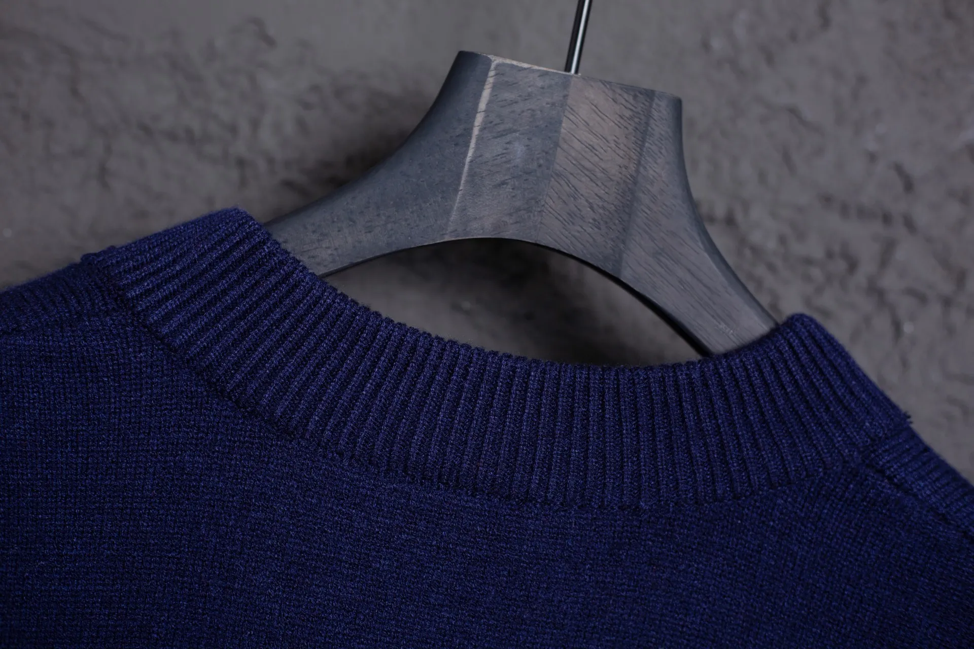 P186 Style No.: MQ802 AMI Classic Big Love Series Jacquard Cardigan Sweater Highest Version Supports Comparison Color: Royal Blue Size: S-XL