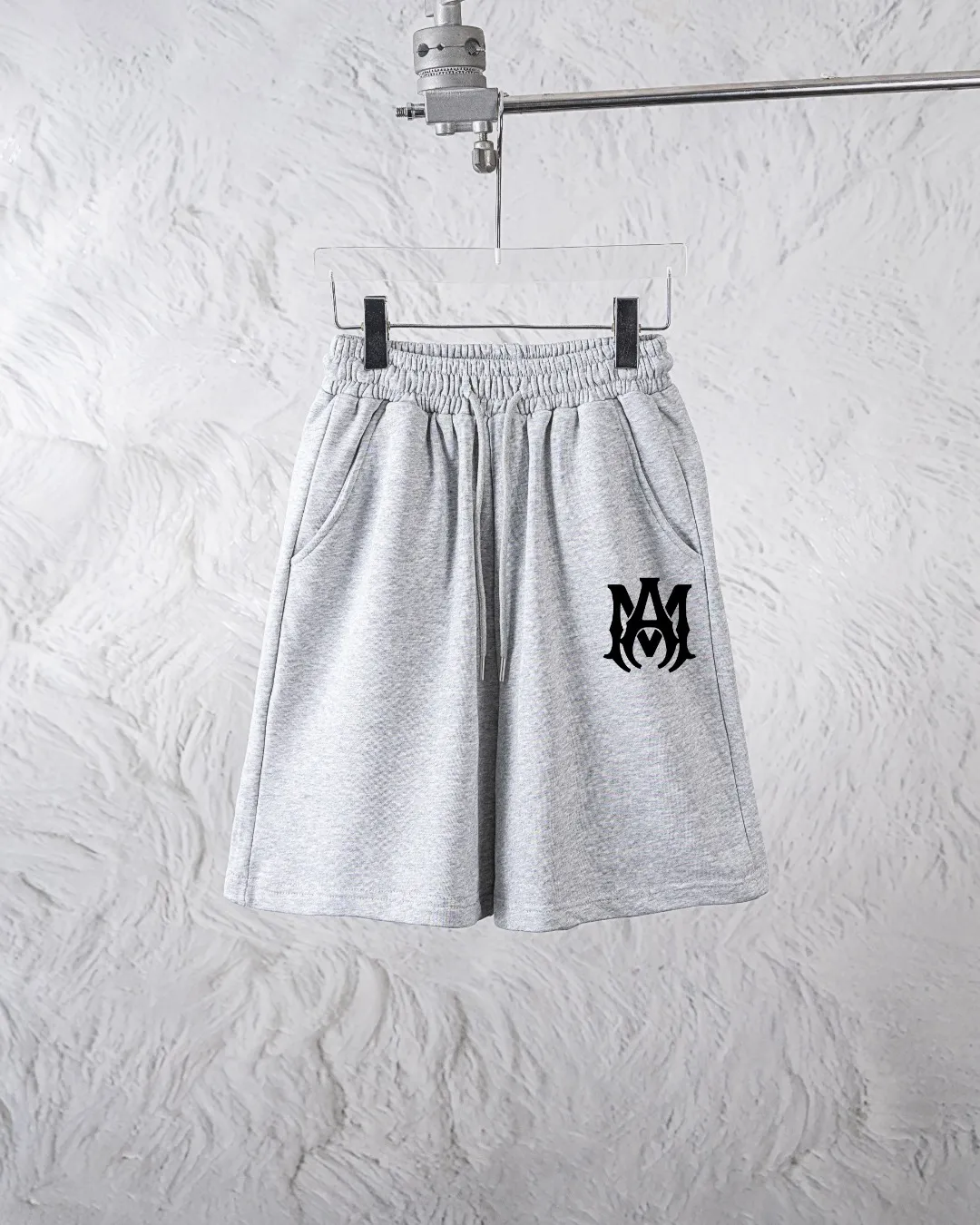 💰180 AMIRI new shorts, classic printed shorts, light luxury, a must-have item for daily commuting for men and women, correct version, welcome to compare, detailed features · Made of 360g Xinjiang cotton double yarn fish scale terry fabric · Elastic waistband · Double needle stitching and cross-stitch technology Color: black/grey Size: S M L XL XXL (please state your height and weight when placing an order)