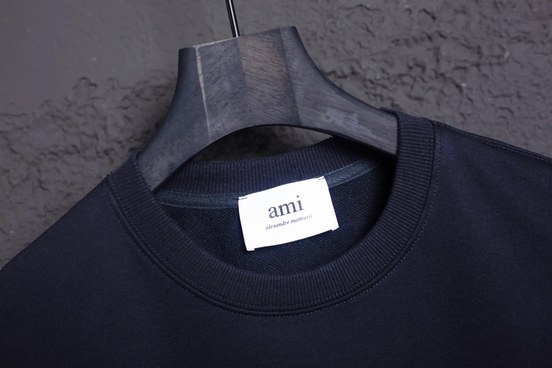 P146 AMI 25 autumn and winter new classic little love embroidered pullover sweatshirt, customized 360g pure cotton fabric, high version, new main wheat, washed wheat, same style for men and women, color: black, size: S-XL