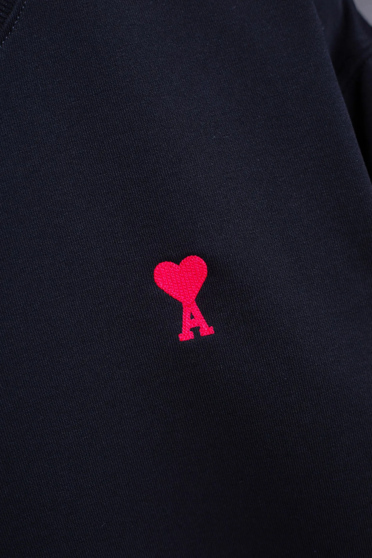 P146 AMI 25 autumn and winter new classic little love embroidered pullover sweatshirt, customized 360g pure cotton fabric, high version, new main wheat, washed wheat, same style for men and women, color: black, size: S-XL