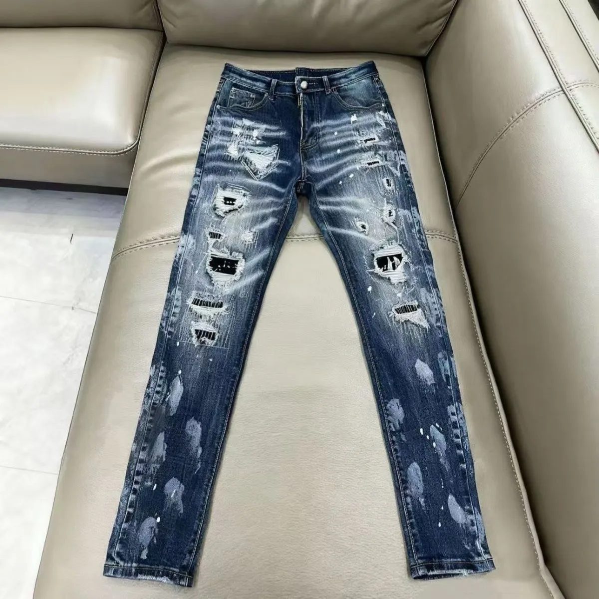 P196 Style No. Cc958 AMIRI MX1 high street splashed ink ripped jeans slim fit trousers FOG high street men's trend AMIRI In recent years, high street has become an increasingly frequent term in men's clothing. High street style has also become an important direction for everyone to match. Oversize is basically indispensable for high street related items. Color: Picture color Code number: m-2xl