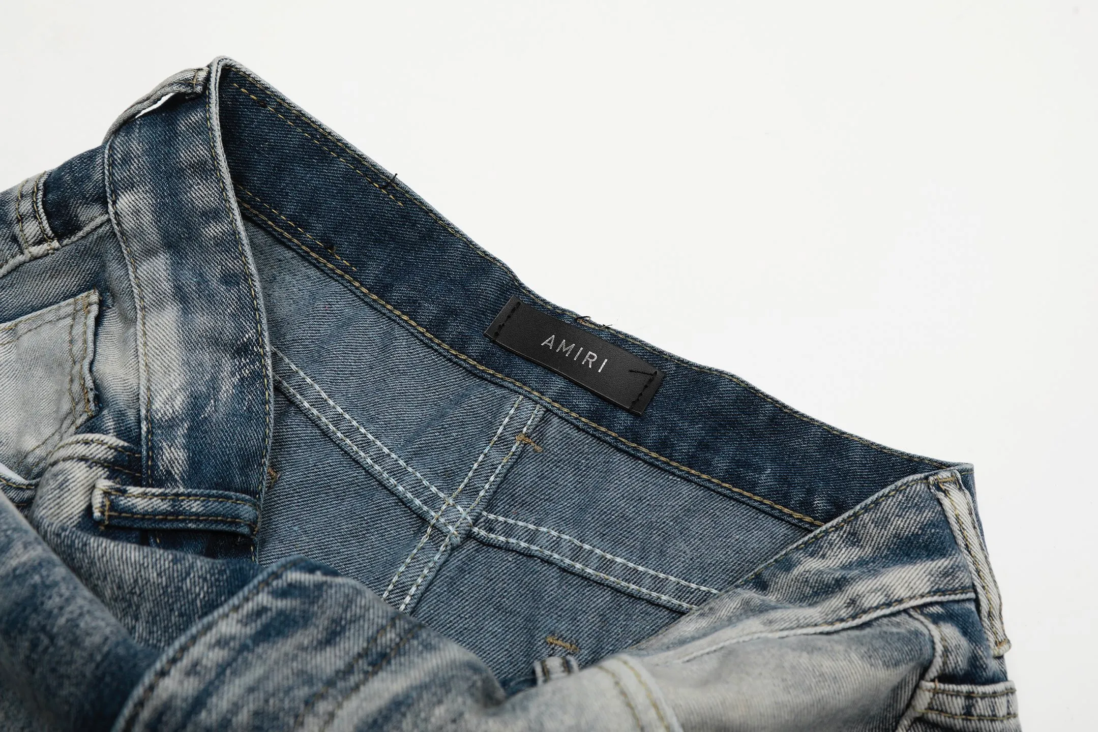 #M14 P168💰 Heavyweight AMIRI 24ss embroidery wings high street jeans slim fit stretch washed knife cut hole trousers FOG high street men's trend AMIRI amiri is transliterated as Emil, which is the name of the founder. Mike Amiri, the founder of amiri, grew up in Los Angeles, USA, and was influenced by local street culture and Punk Rock since he was a child. Due to his influence, he founded the amiri brand named after himself. A variety of trendy clothing meets the needs of different fashion players. Amiri clothing has novel and unique styles and is a well-known street brand in the United States. The styles and styles of many clothes are loved by many street photographers. The various clothing styles meet the dressing needs of different people, show their unique temperament, and show the trend of dressing. amiri's jeans are relatively famous. Not only do they have many styles, but the quality of the jeans is also very good. Many celebrities have also worn amiri brand jeans. Color: Picture color Size: 30-32-34-36