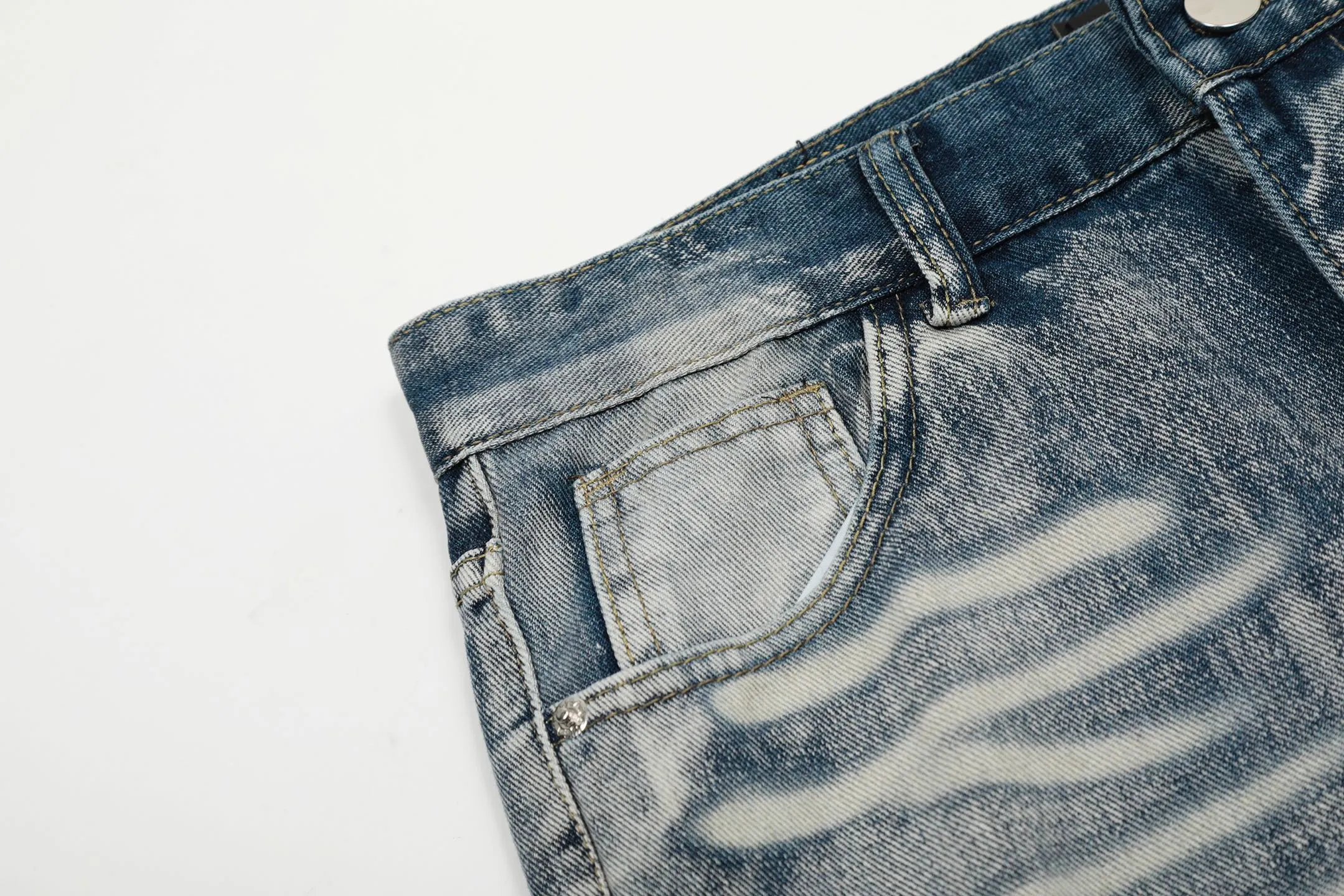 #M14 P168💰 Heavyweight AMIRI 24ss embroidery wings high street jeans slim fit stretch washed knife cut hole trousers FOG high street men's trend AMIRI amiri is transliterated as Emil, which is the name of the founder. Mike Amiri, the founder of amiri, grew up in Los Angeles, USA, and was influenced by local street culture and Punk Rock since he was a child. Due to his influence, he founded the amiri brand named after himself. A variety of trendy clothing meets the needs of different fashion players. Amiri clothing has novel and unique styles and is a well-known street brand in the United States. The styles and styles of many clothes are loved by many street photographers. The various clothing styles meet the dressing needs of different people, show their unique temperament, and show the trend of dressing. amiri's jeans are relatively famous. Not only do they have many styles, but the quality of the jeans is also very good. Many celebrities have also worn amiri brand jeans. Color: Picture color Size: 30-32-34-36