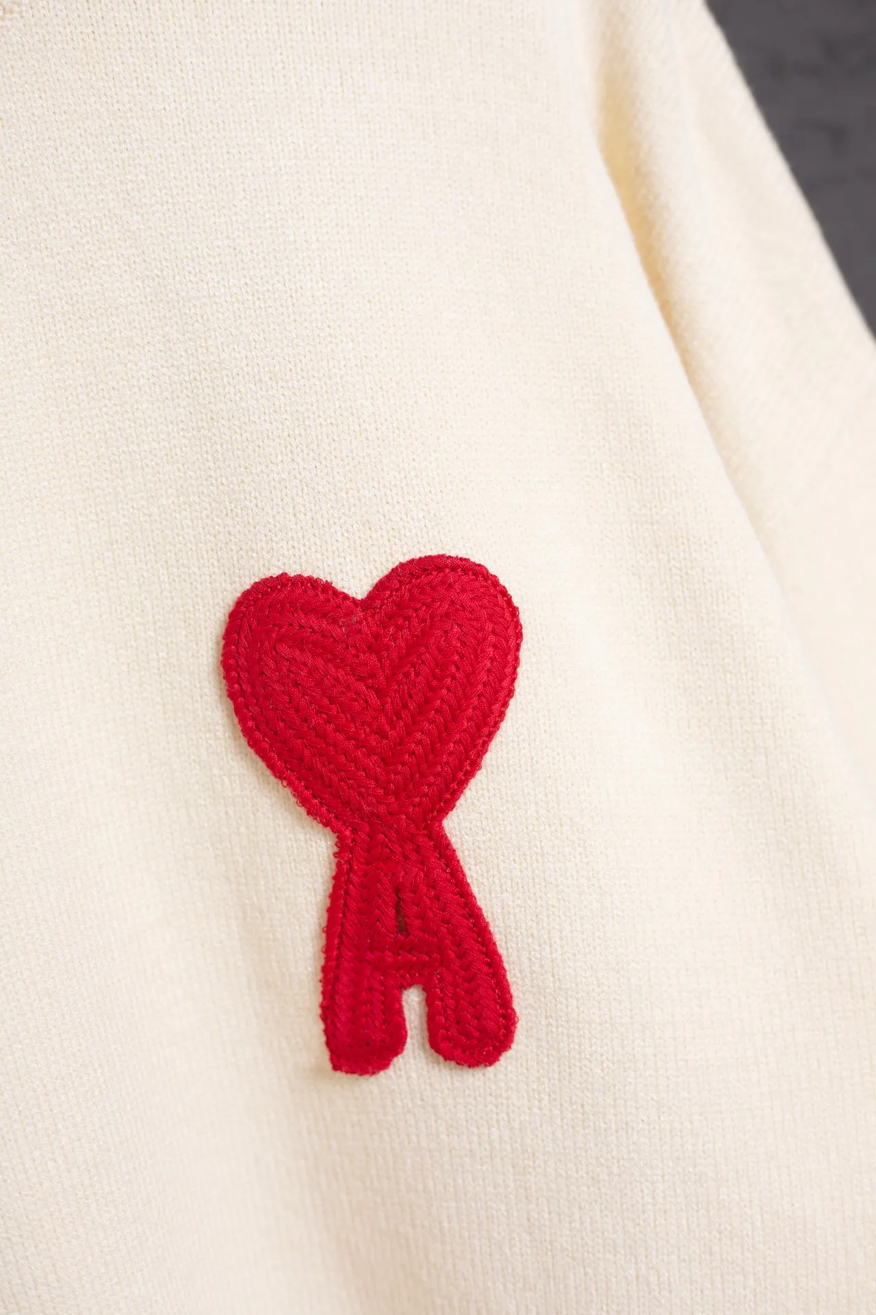 P170 AMI's new classic love chapter crew neck sweater, the highest version, supports comparison, Color: Apricot Red, Size: S-XL