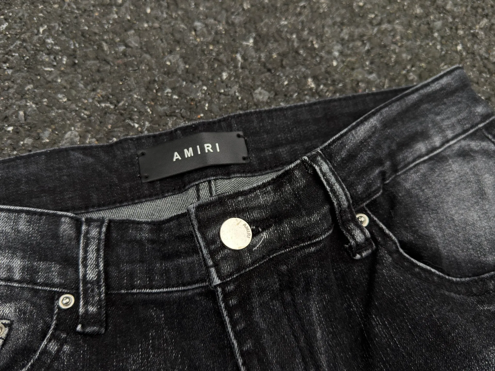 P240 💰AM03 AMIRI new jeans, washed ripped holes, whiskered leather denim trousers, same style for men and women Size: S-XL (28-34)