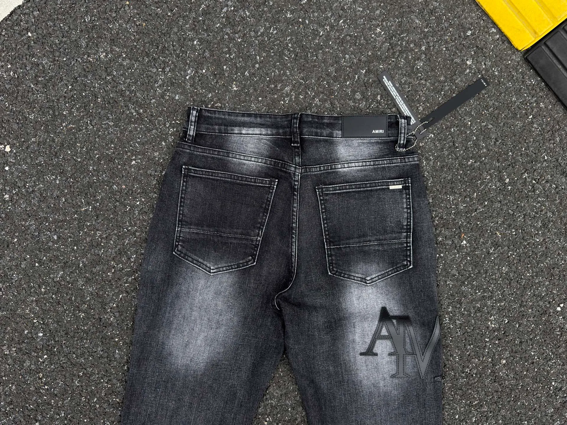 P240 💰AM03 AMIRI new jeans, washed ripped holes, whiskered leather denim trousers, same style for men and women Size: S-XL (28-34)