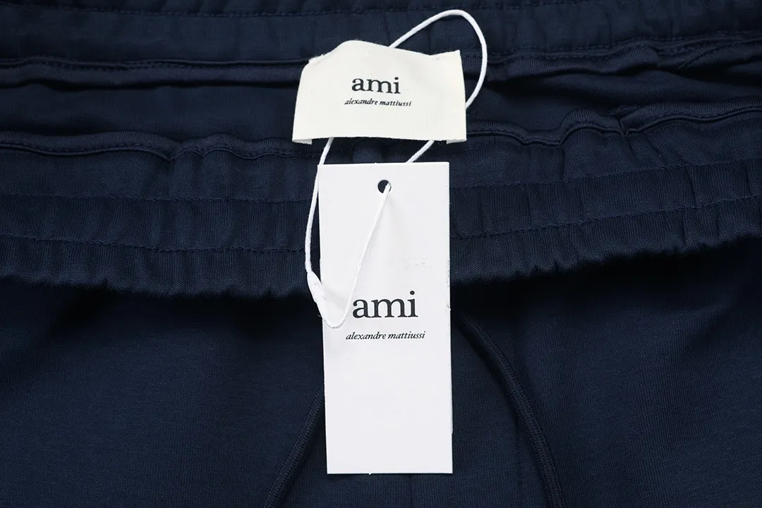 🅿️200 AMI 2025 new style, light luxury, embroidered love letter logo, essential for daily commuting for men and women, casual shorts ·Customized terry fabric ·Elastic + drawstring adjustable waistband ·Imported machine high-density embroidery technology ·Waist label, tag, three wash marks complete Color: dark blue Size: M L XL XXL XXXL