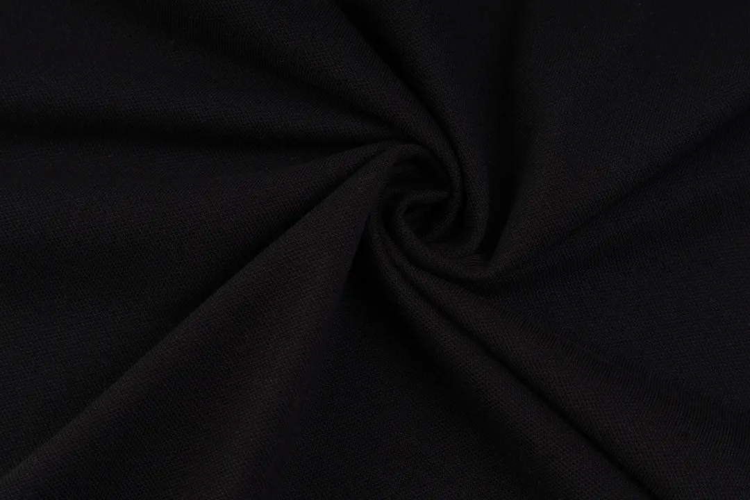 P180 AMIRI/Amiri, the American fashion brand's 2025 spring and summer Polo shirt, the same style is sold at the counter, customized fabrics, excellent texture, contrasting color splicing, ready-made clothes with stylish drapes, comfortable to wear and skin-friendly, heavy workmanship to create the original logo, complete three labels, excellent upper body effect, original purchase, a must-have for men's wardrobe. Color: Black Size: M-3XL