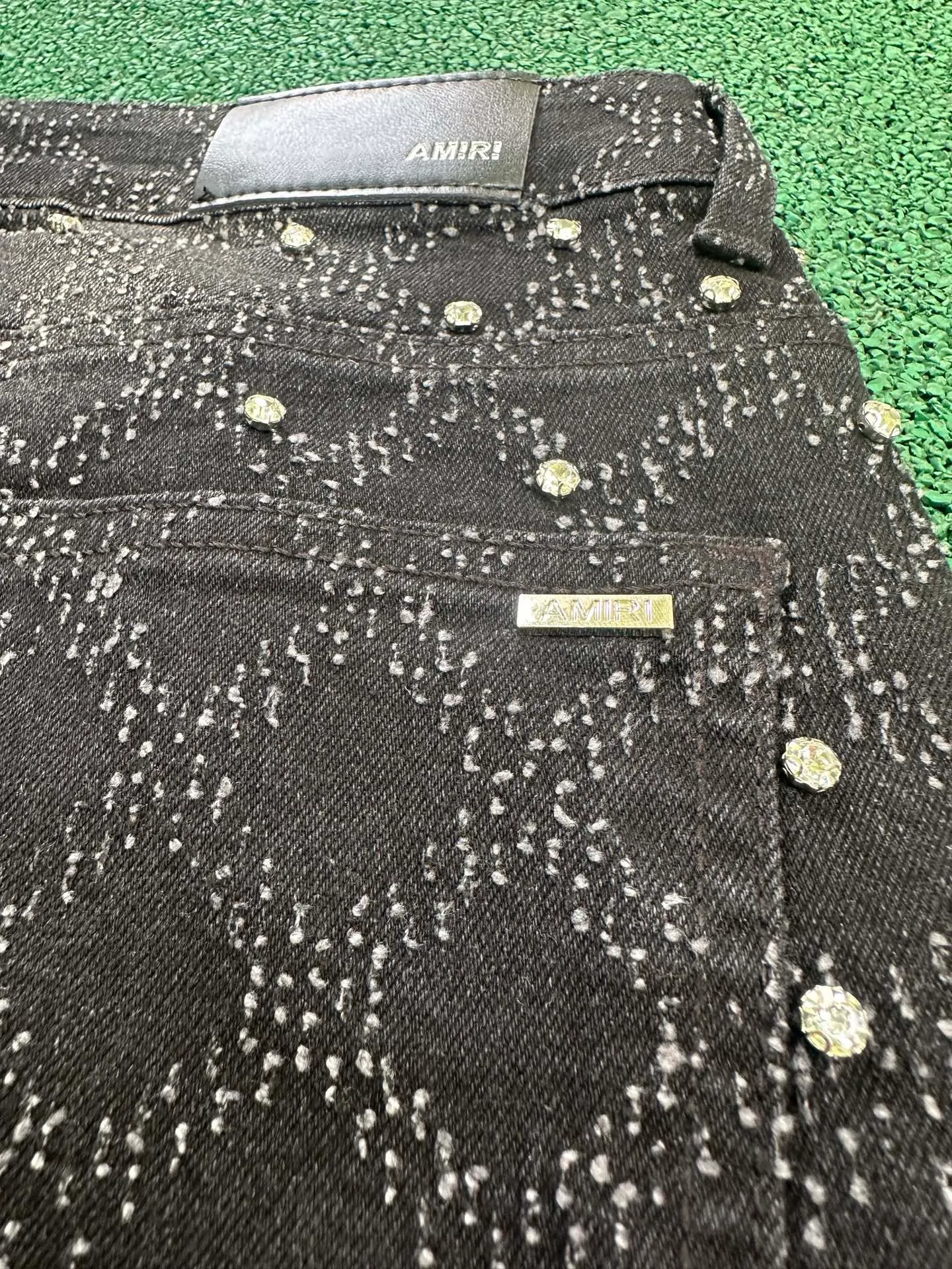 #N01 P220💰 AM micro-flared baby's breath jeans light luxury jeans AMIRI jeans trousers micro-elastic jeans trousers amiri brand jeans break the production process and cutting of the original jeans, the fabrics are softer and more comfortable Hand-sewn collar label Customized logo buttons Genuine leather tag Color: Picture color Size: 28-30-32-34-36