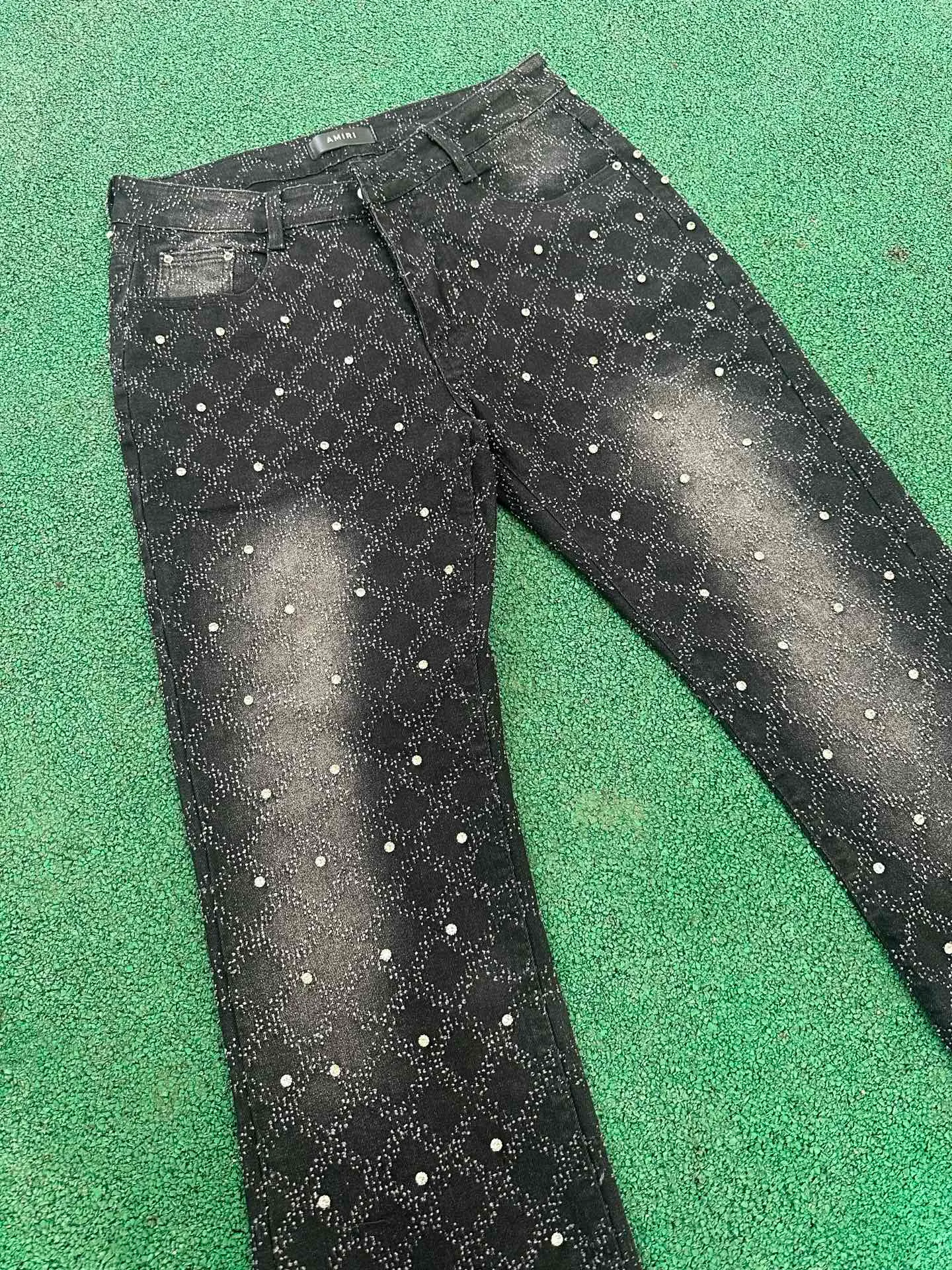 #N01 P220💰 AM micro-flared baby's breath jeans light luxury jeans AMIRI jeans trousers micro-elastic jeans trousers amiri brand jeans break the production process and cutting of the original jeans, the fabrics are softer and more comfortable Hand-sewn collar label Customized logo buttons Genuine leather tag Color: Picture color Size: 28-30-32-34-36
