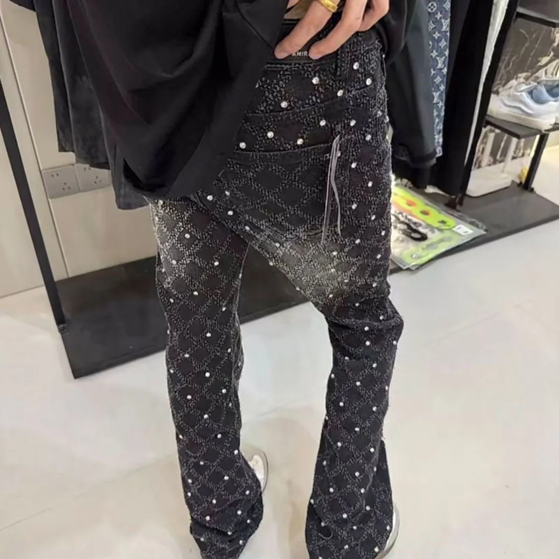 #N01 P220💰 AM micro-flared baby's breath jeans light luxury jeans AMIRI jeans trousers micro-elastic jeans trousers amiri brand jeans break the production process and cutting of the original jeans, the fabrics are softer and more comfortable Hand-sewn collar label Customized logo buttons Genuine leather tag Color: Picture color Size: 28-30-32-34-36