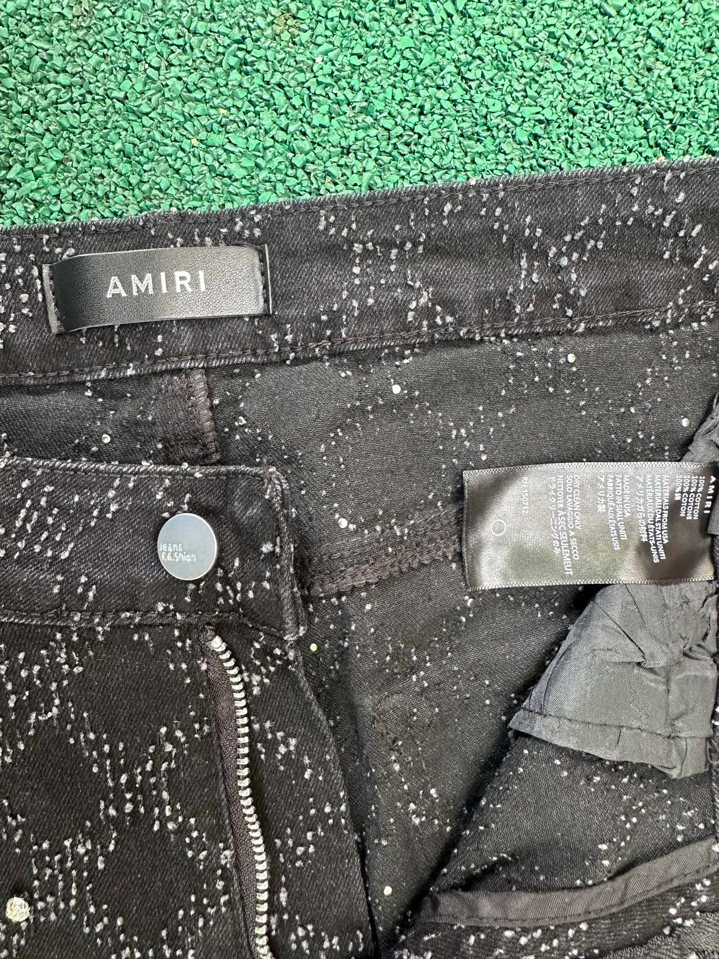 #N01 P220💰 AM micro-flared baby's breath jeans light luxury jeans AMIRI jeans trousers micro-elastic jeans trousers amiri brand jeans break the production process and cutting of the original jeans, the fabrics are softer and more comfortable Hand-sewn collar label Customized logo buttons Genuine leather tag Color: Picture color Size: 28-30-32-34-36