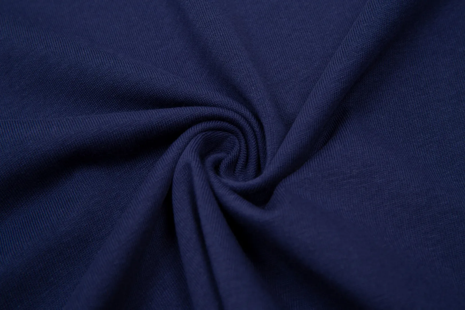 Ami Amy 2024ss autumn classic small embroidered love short sleeves ✅2024 newly upgraded two-end folded handmade main wheat Restore counter ✅240G Xinjiang long-staple cotton top double yarn Shrinkage controlled at 2% Export-grade solid color quality It is truly not easy to deform, shrink, and does not fade ✅The maximum size can be worn up to 230 pounds No pressure for exporting to Europe and the United States Size S-XL Color: 7 colors white black gray color blue Navy blue dark green brown