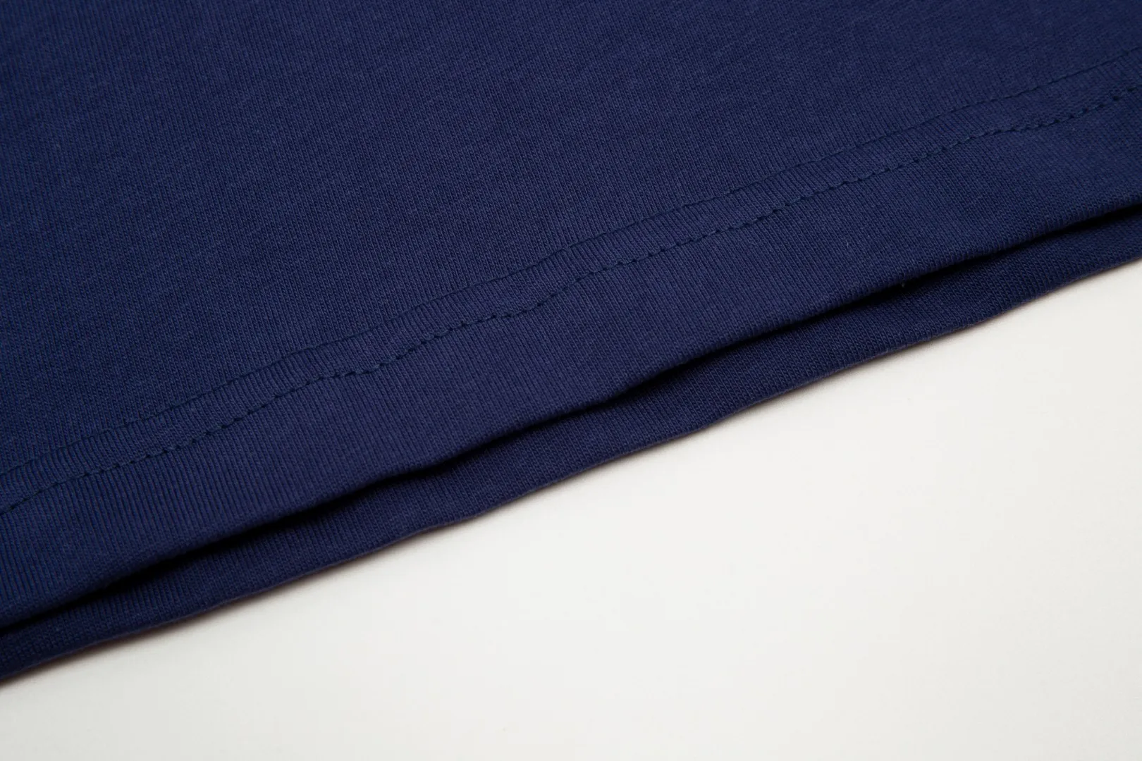 Ami Amy 2024ss autumn classic small embroidered love short sleeves ✅2024 newly upgraded two-end folded handmade main wheat Restore counter ✅240G Xinjiang long-staple cotton top double yarn Shrinkage controlled at 2% Export-grade solid color quality It is truly not easy to deform, shrink, and does not fade ✅The maximum size can be worn up to 230 pounds No pressure for exporting to Europe and the United States Size S-XL Color: 7 colors white black gray color blue Navy blue dark green brown