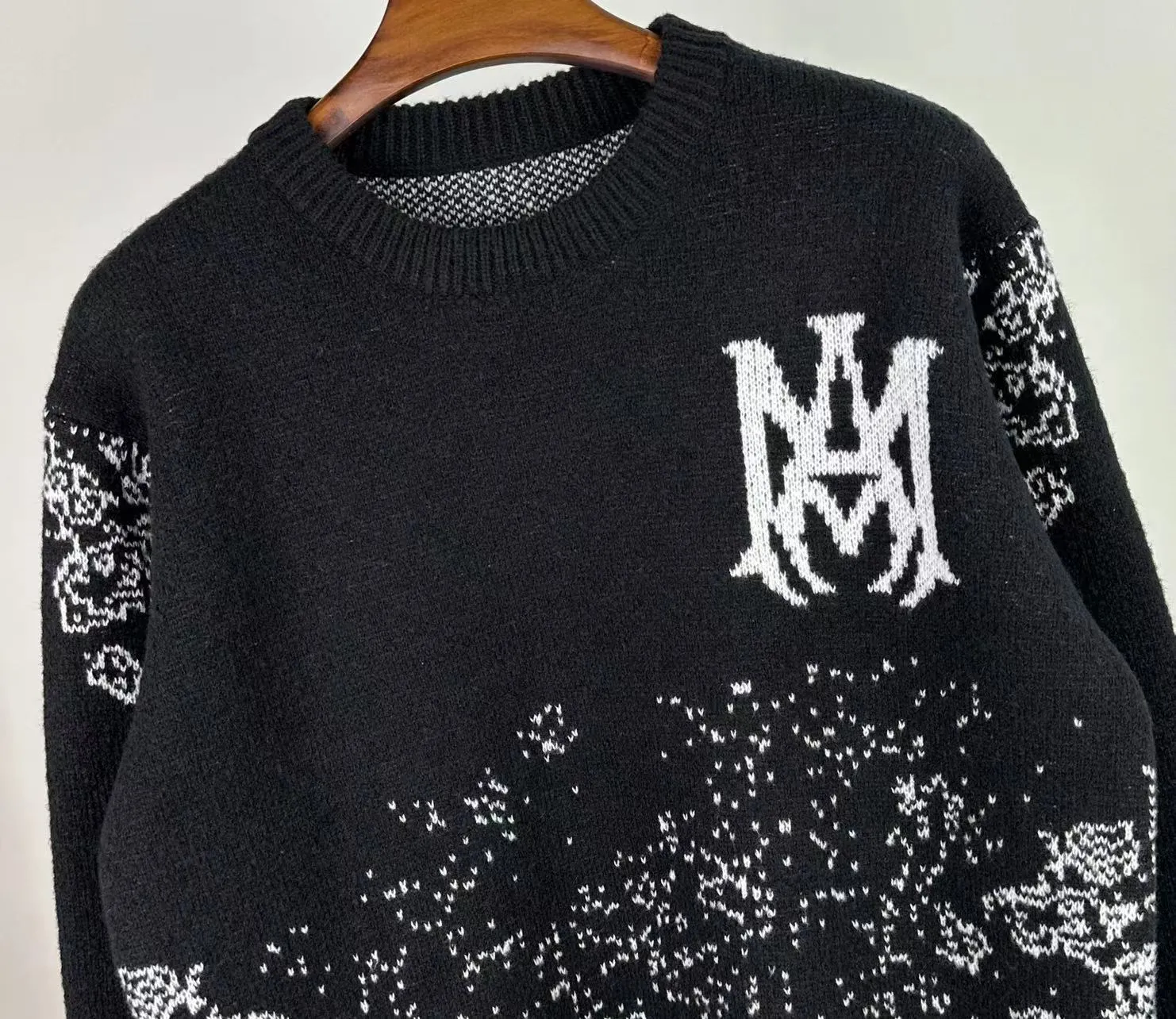 P240 🎉AMIRI new sweater Amiri exclusive logo jacquard on the front, letter logo jacquard on the back Color: Red Black Size: S M L XL XXL