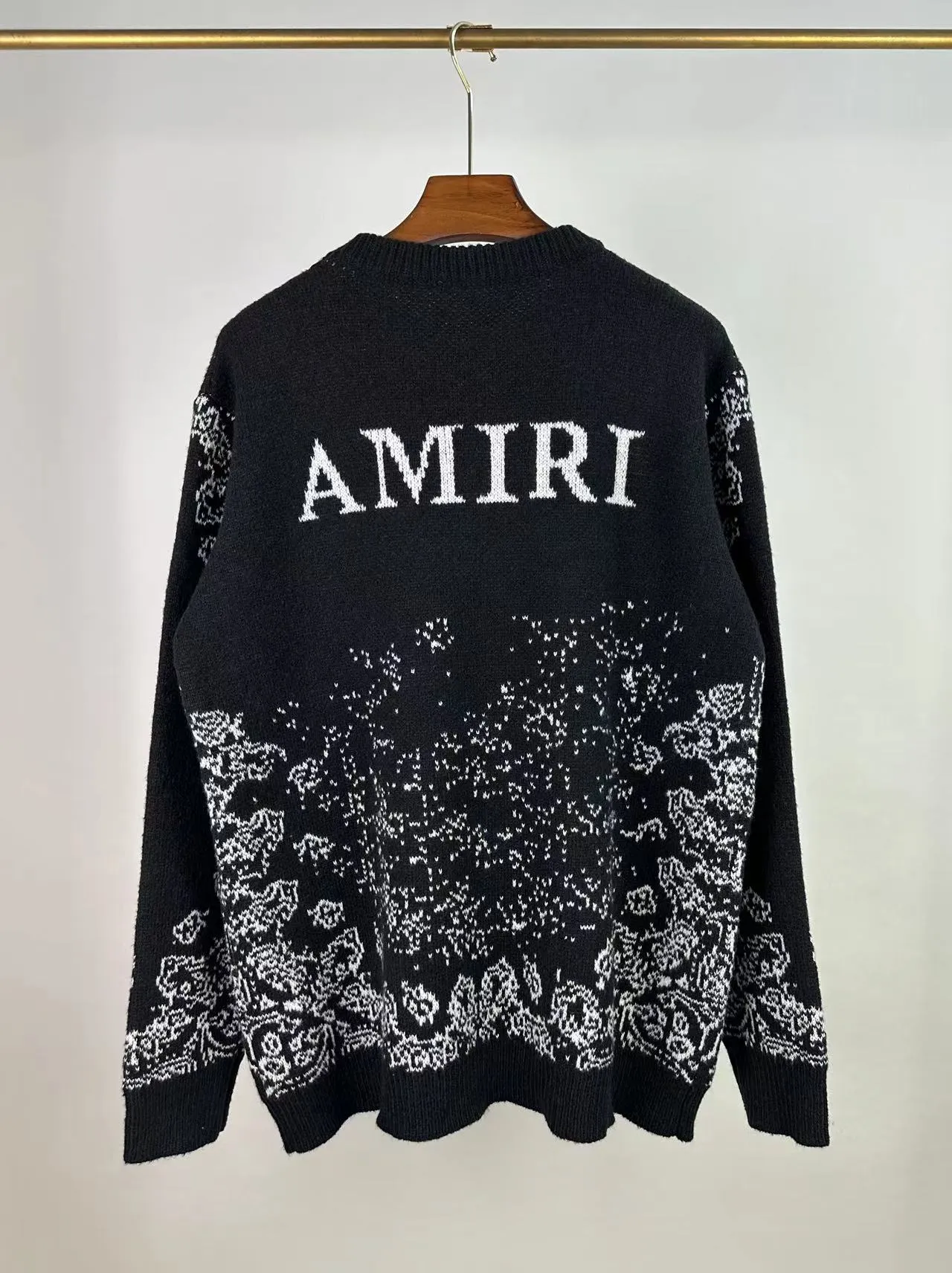 P240 🎉AMIRI new sweater Amiri exclusive logo jacquard on the front, letter logo jacquard on the back Color: Red Black Size: S M L XL XXL