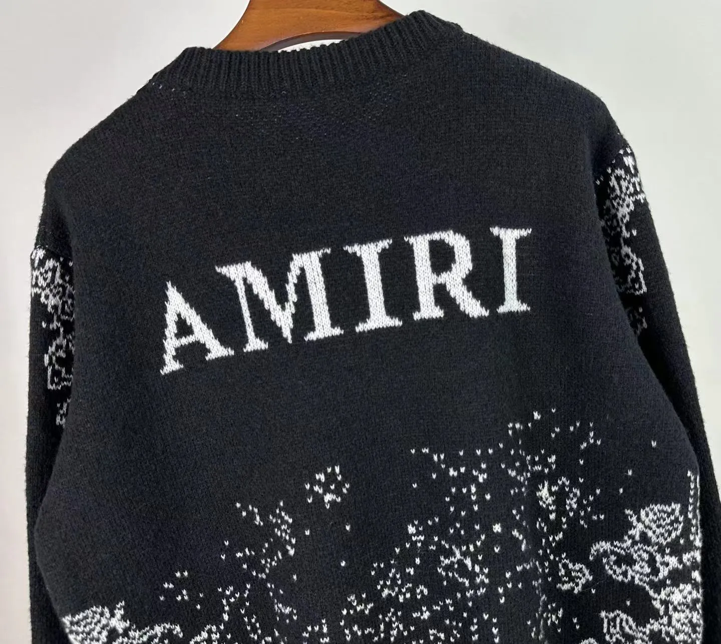 P240 🎉AMIRI new sweater Amiri exclusive logo jacquard on the front, letter logo jacquard on the back Color: Red Black Size: S M L XL XXL
