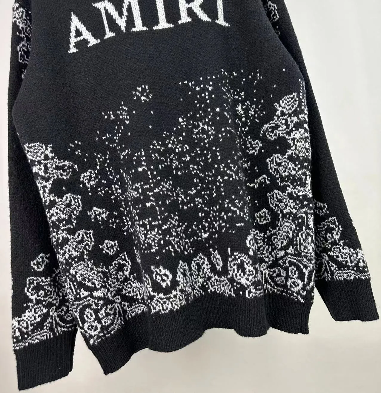 P240 🎉AMIRI new sweater Amiri exclusive logo jacquard on the front, letter logo jacquard on the back Color: Red Black Size: S M L XL XXL