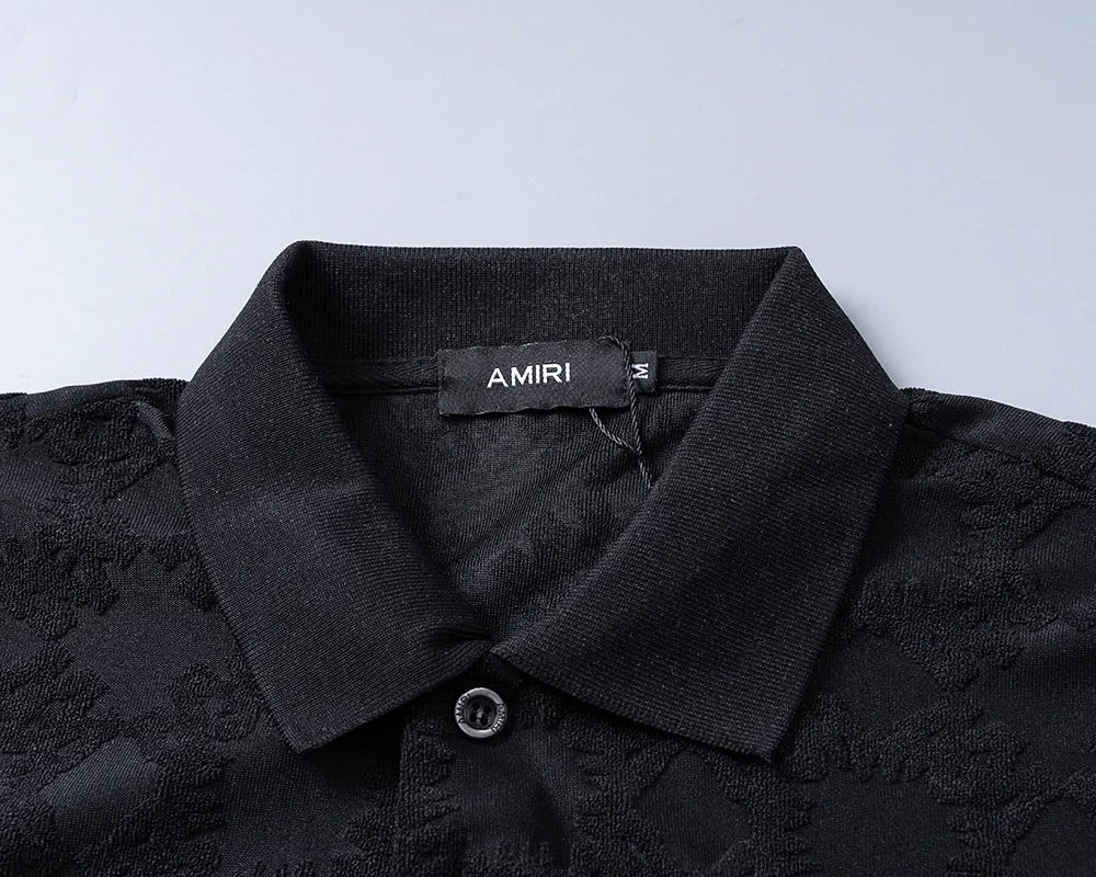 P150 Mili's 2026 spring and summer official website's new lapel T-shirt is made of towel jacquard fabric and embroidered on the chest. It is handsome, the fabric is comfortable, the workmanship is rigorous, and the stitching is neat. Good upper body effect·Size M-3XL black