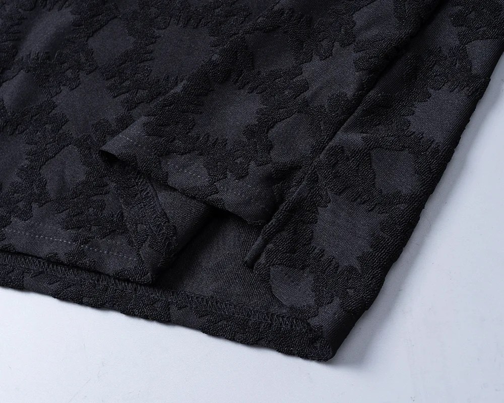 P150 Mili's 2026 spring and summer official website's new lapel T-shirt is made of towel jacquard fabric and embroidered on the chest. It is handsome, the fabric is comfortable, the workmanship is rigorous, and the stitching is neat. Good upper body effect·Size M-3XL black