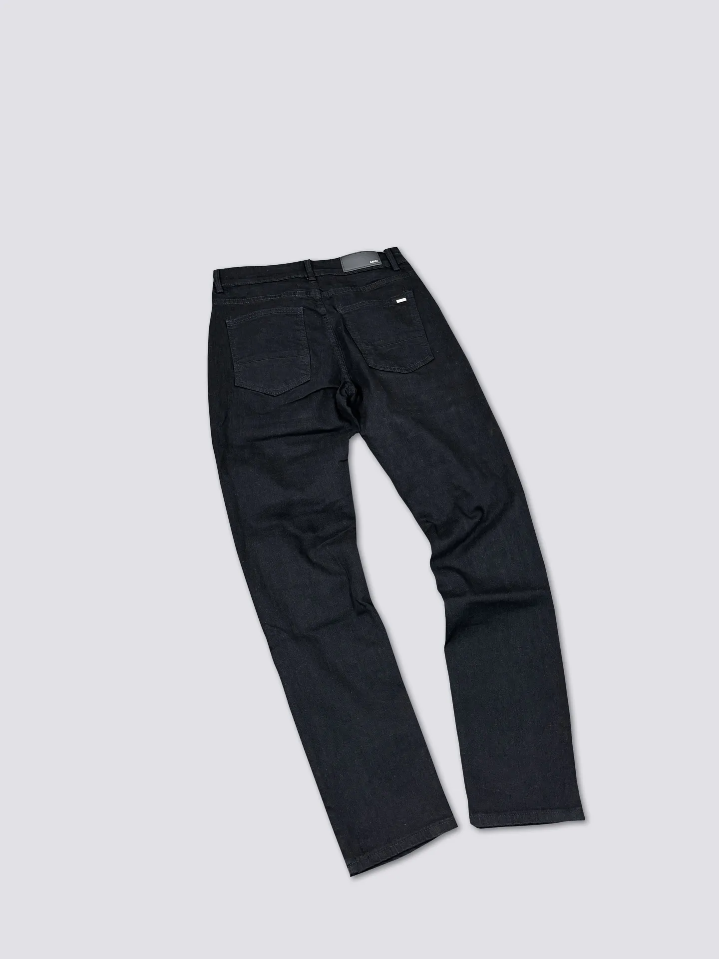AMIRI's new jeans are washed and splashed with ink, ripped holes and silver diamond denim trousers, the same style for men and women. Color: black. Size: S-XL (28-34)